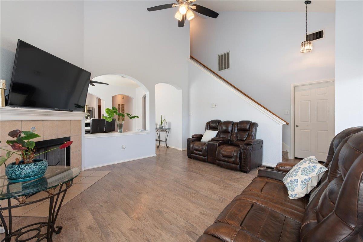 114 Brown St Sta, Hutto, TX 78634