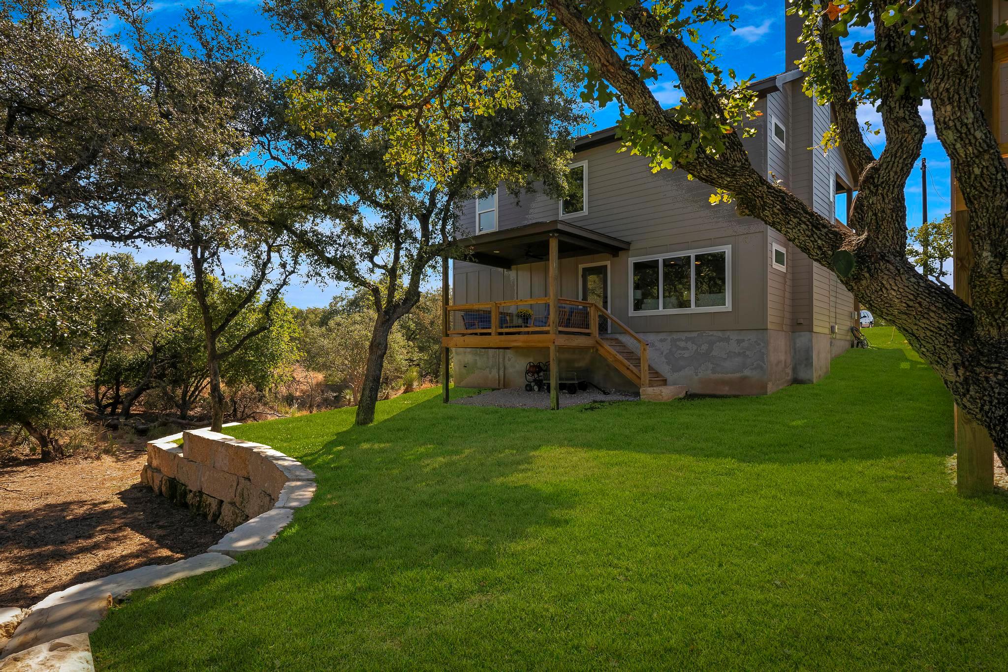 302 Castlehigh Dr, Granite Shoals, TX 78654