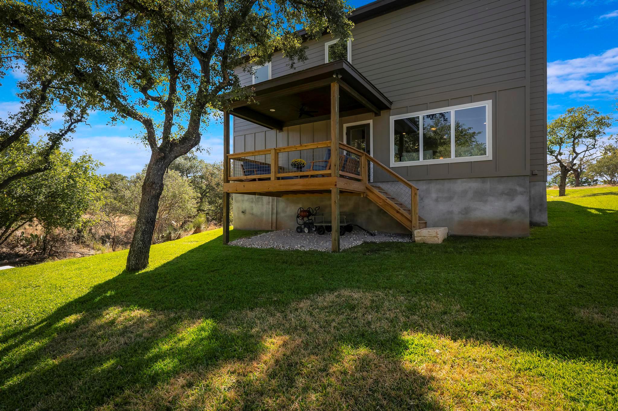 302 Castlehigh Dr, Granite Shoals, TX 78654