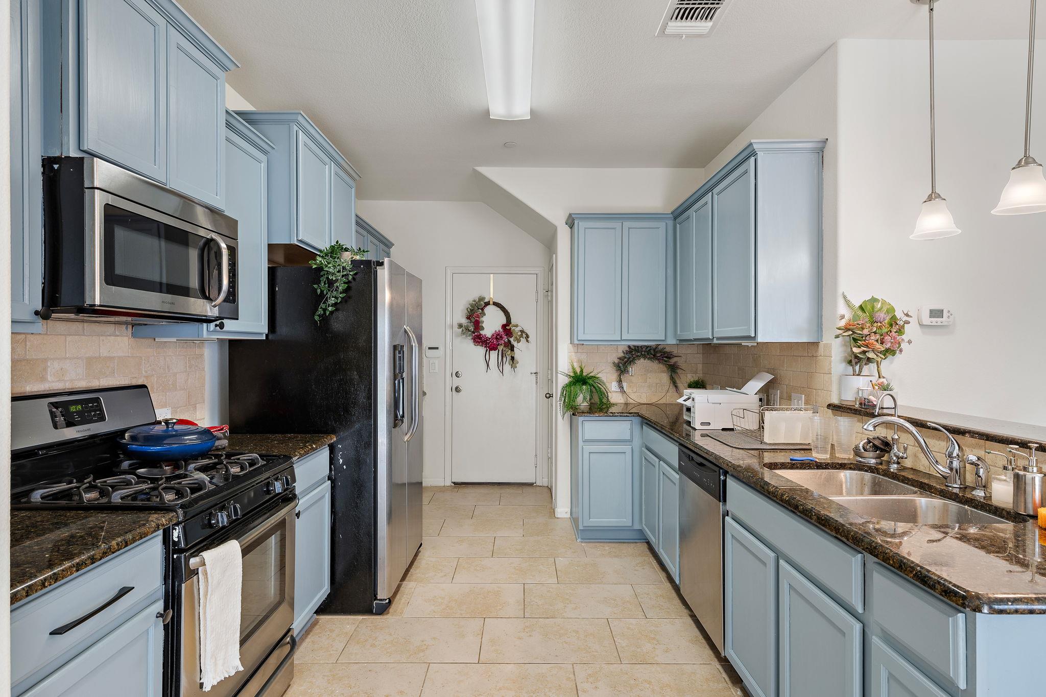 1620 Bryant Dr # 303, Round Rock, TX 78664