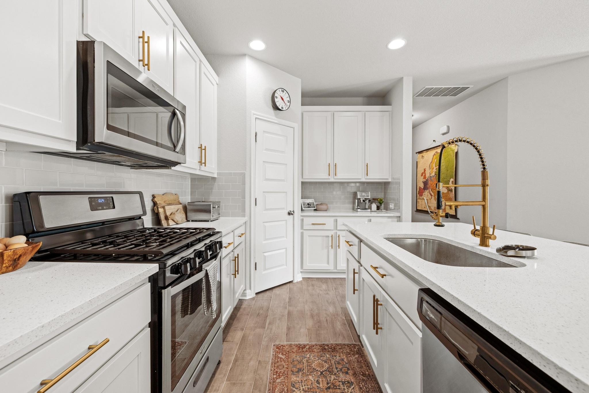 812 Olive Creek Dr # 44, Georgetown, TX 78633