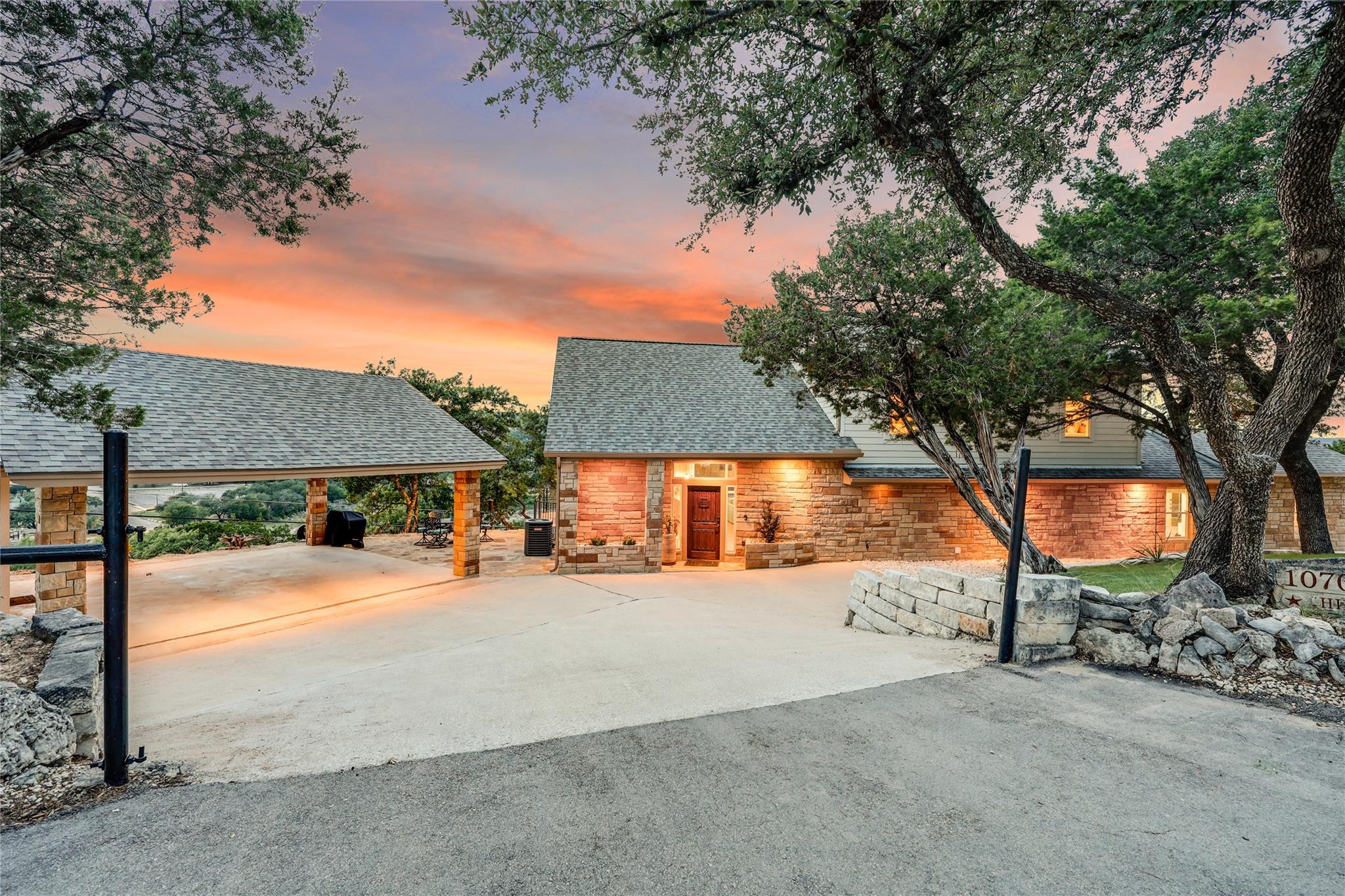 10702 Hill Dr, Leander, TX 78641