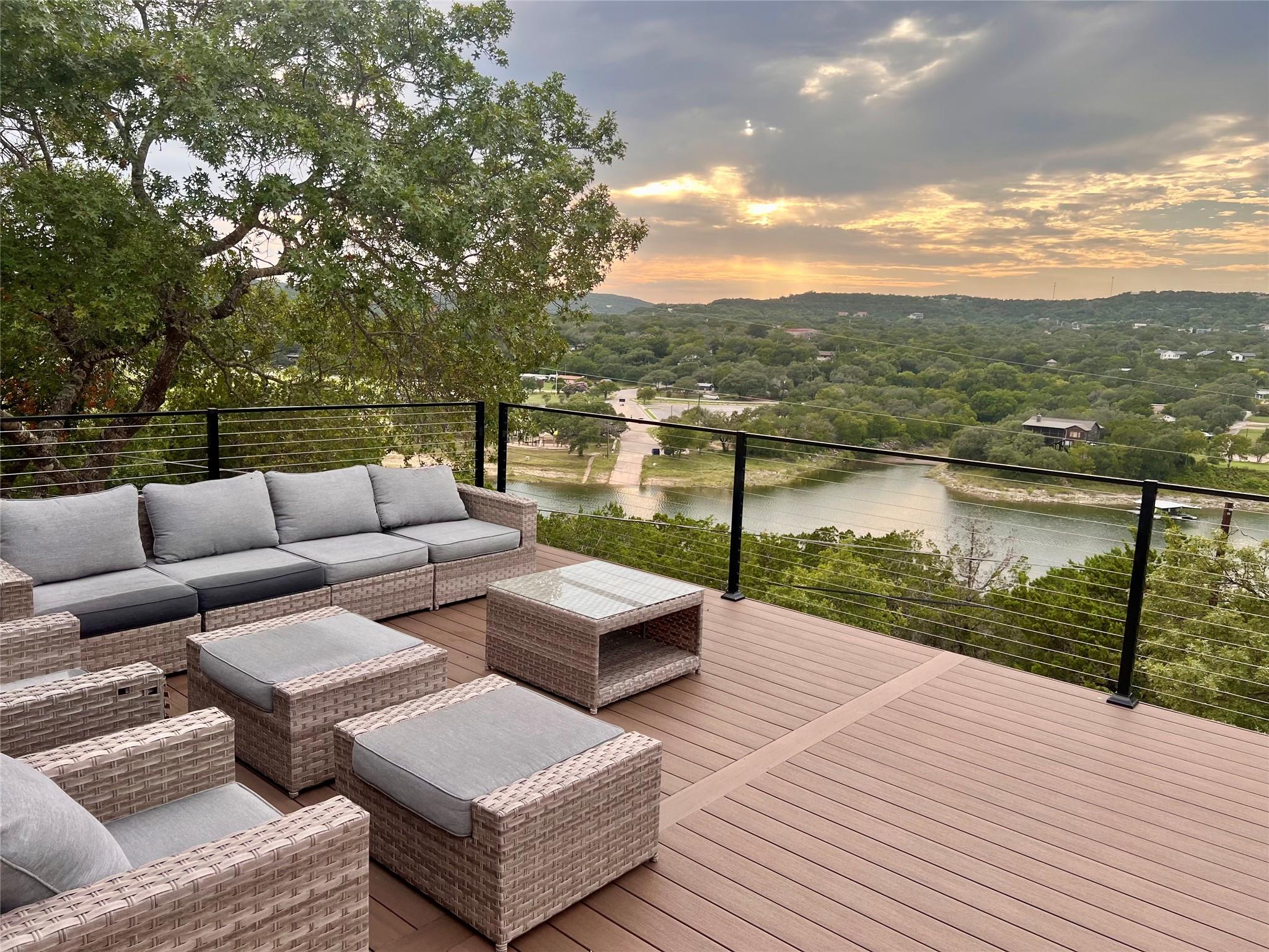 10702 Hill Dr, Leander, TX 78641
