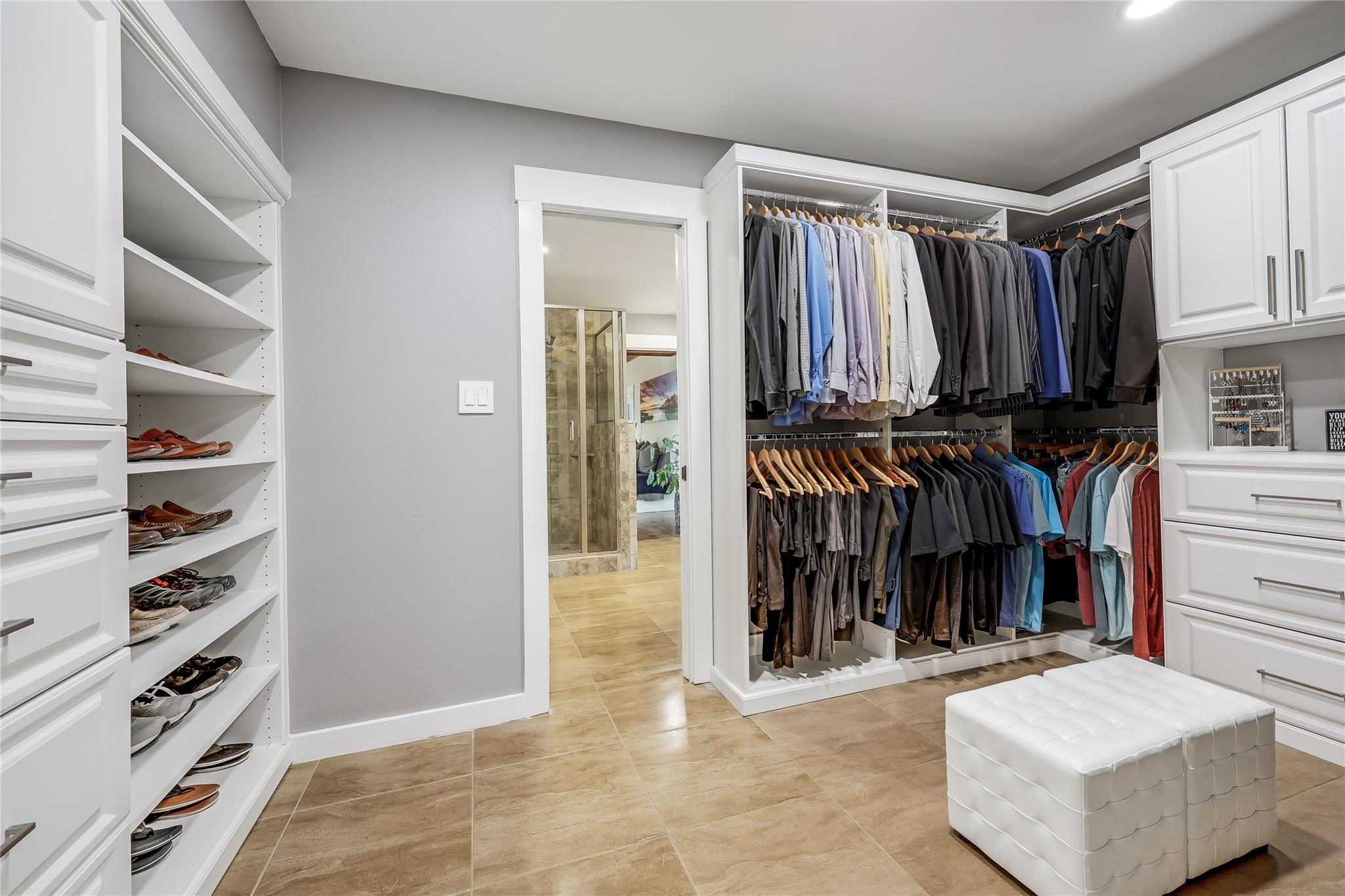 10702 Hill Dr, Leander, TX 78641