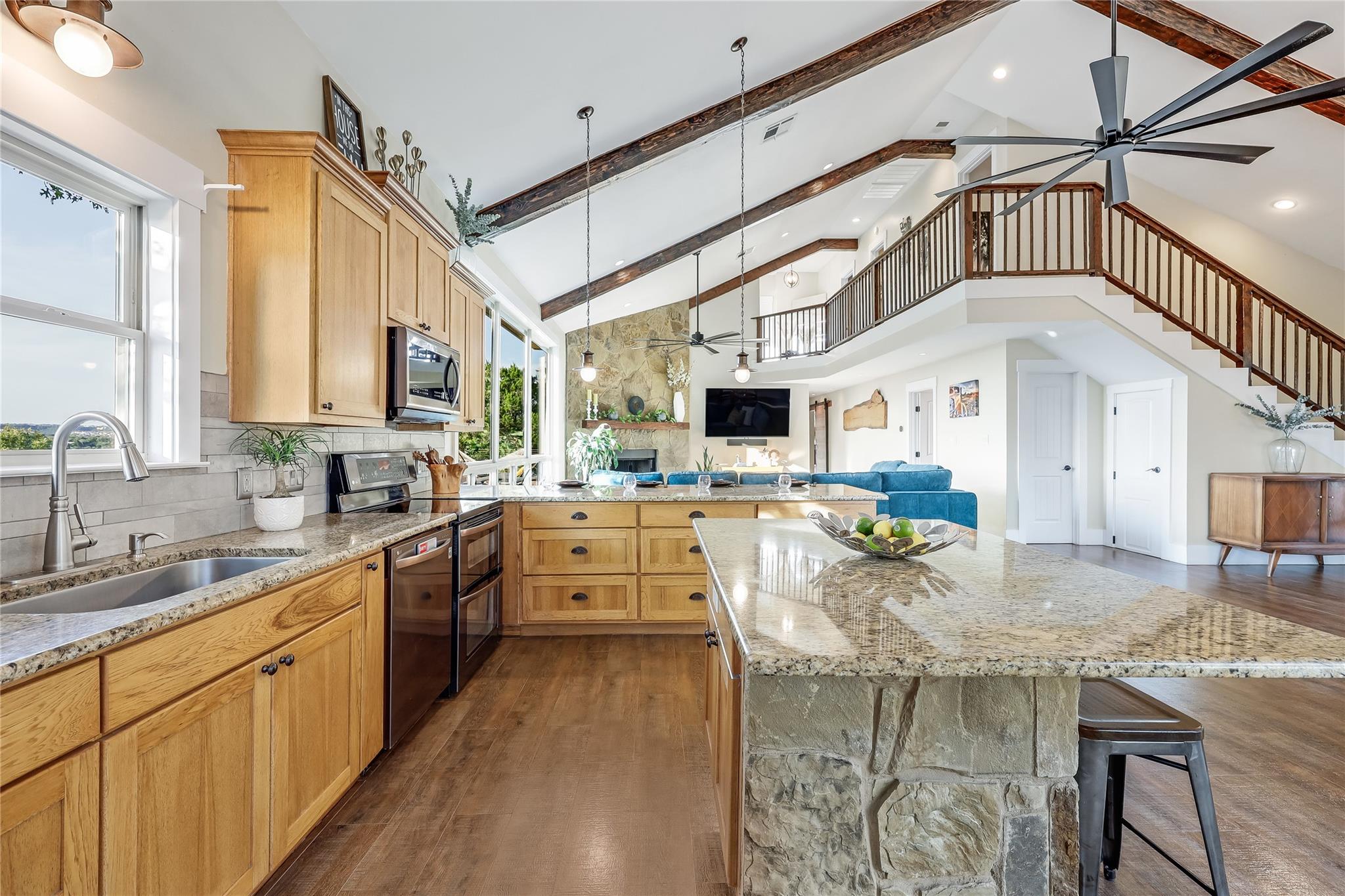 10702 Hill Dr, Leander, TX 78641