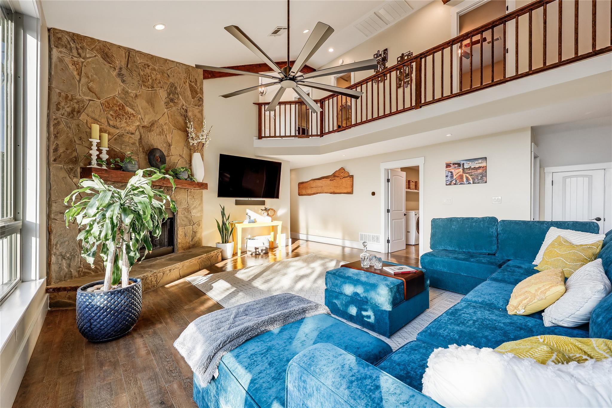 10702 Hill Dr, Leander, TX 78641