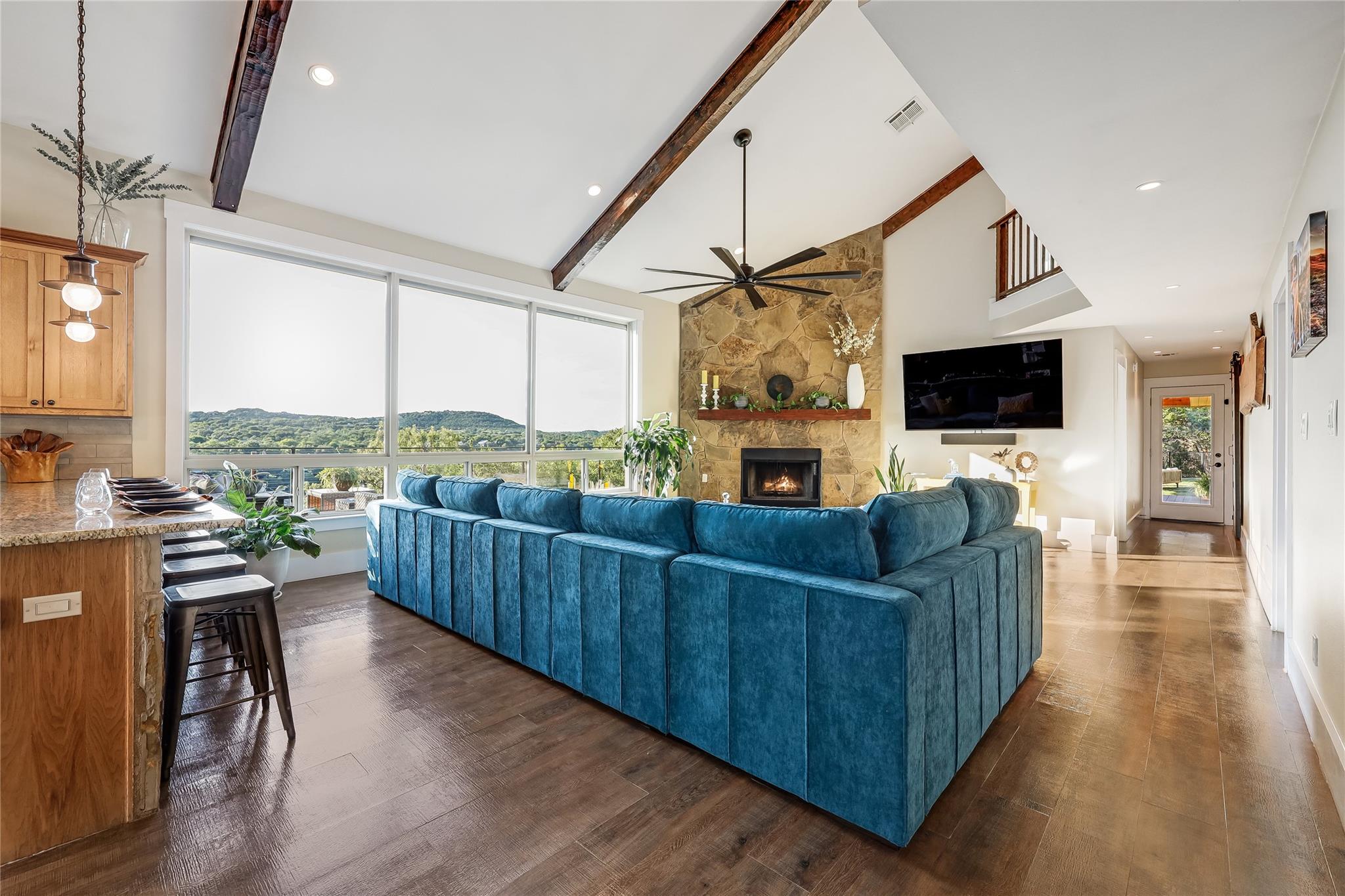 10702 Hill Dr, Leander, TX 78641