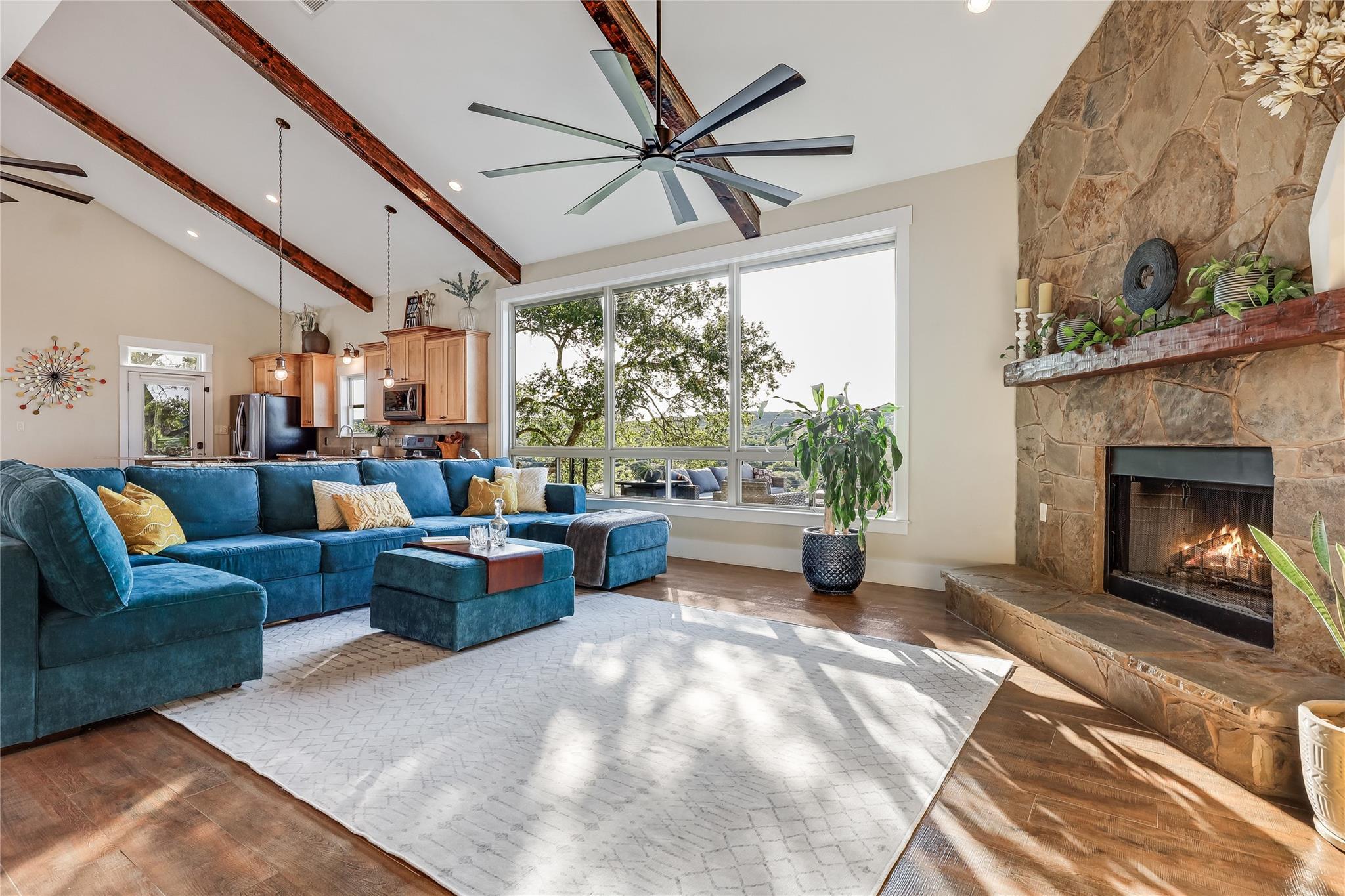 10702 Hill Dr, Leander, TX 78641