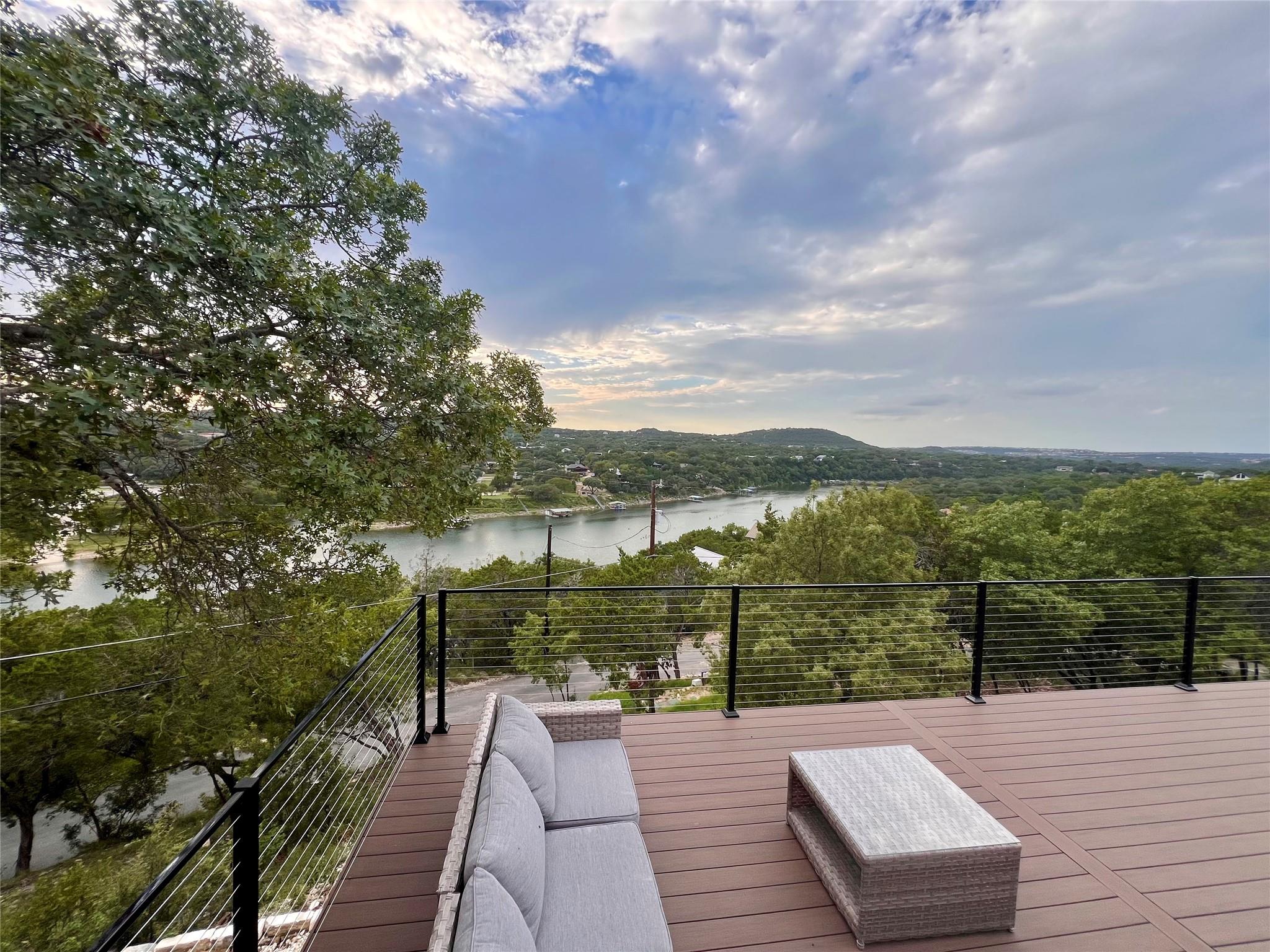 10702 Hill Dr, Leander, TX 78641