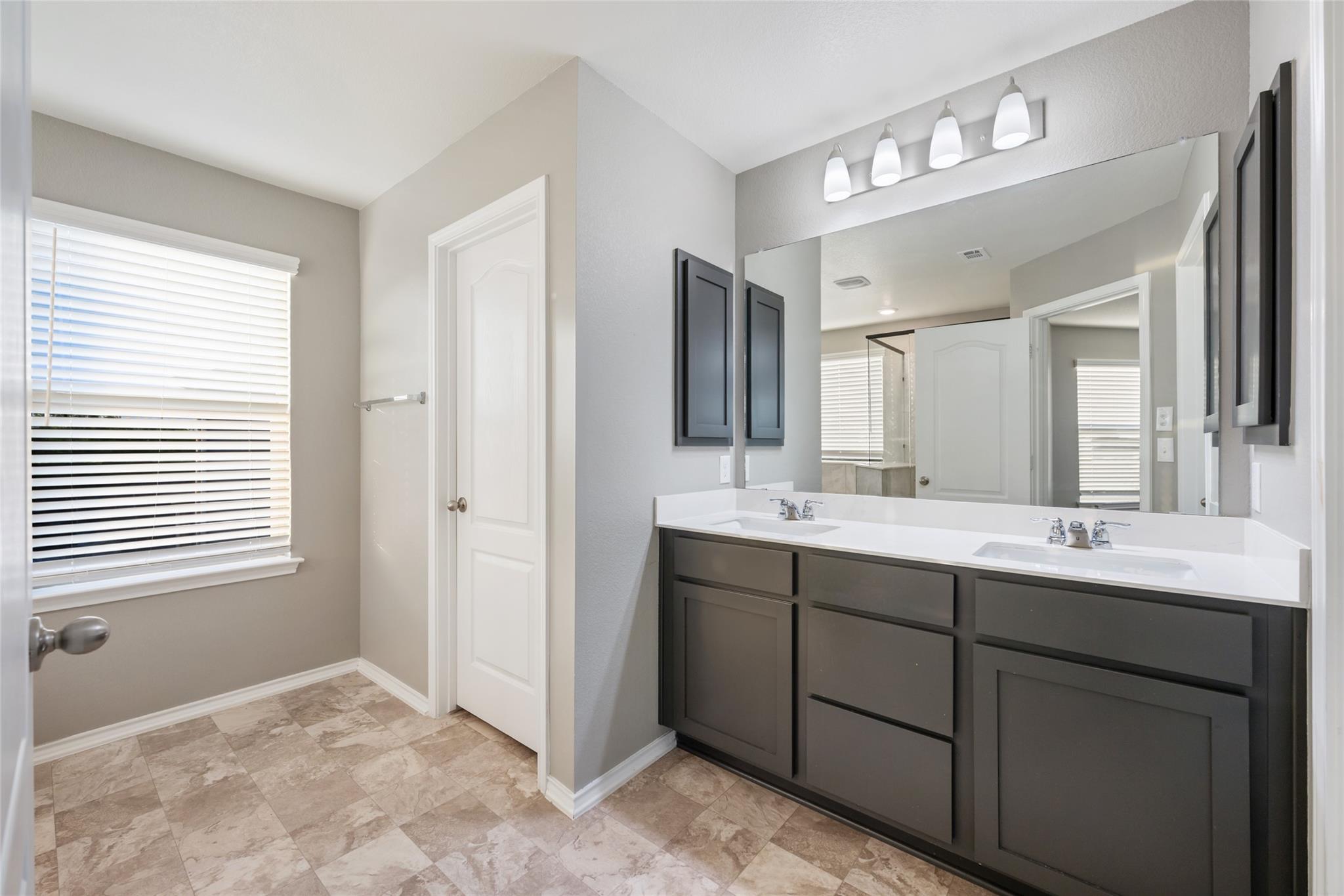 101 Crimson Ln, Kyle, TX 78640