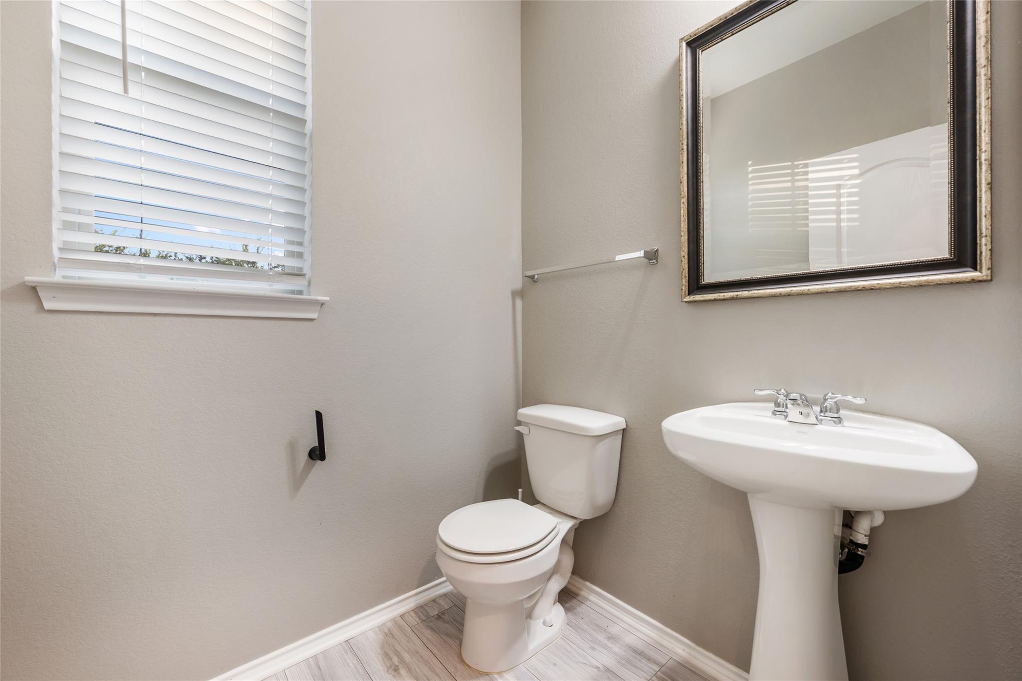 101 Crimson Ln, Kyle, TX 78640