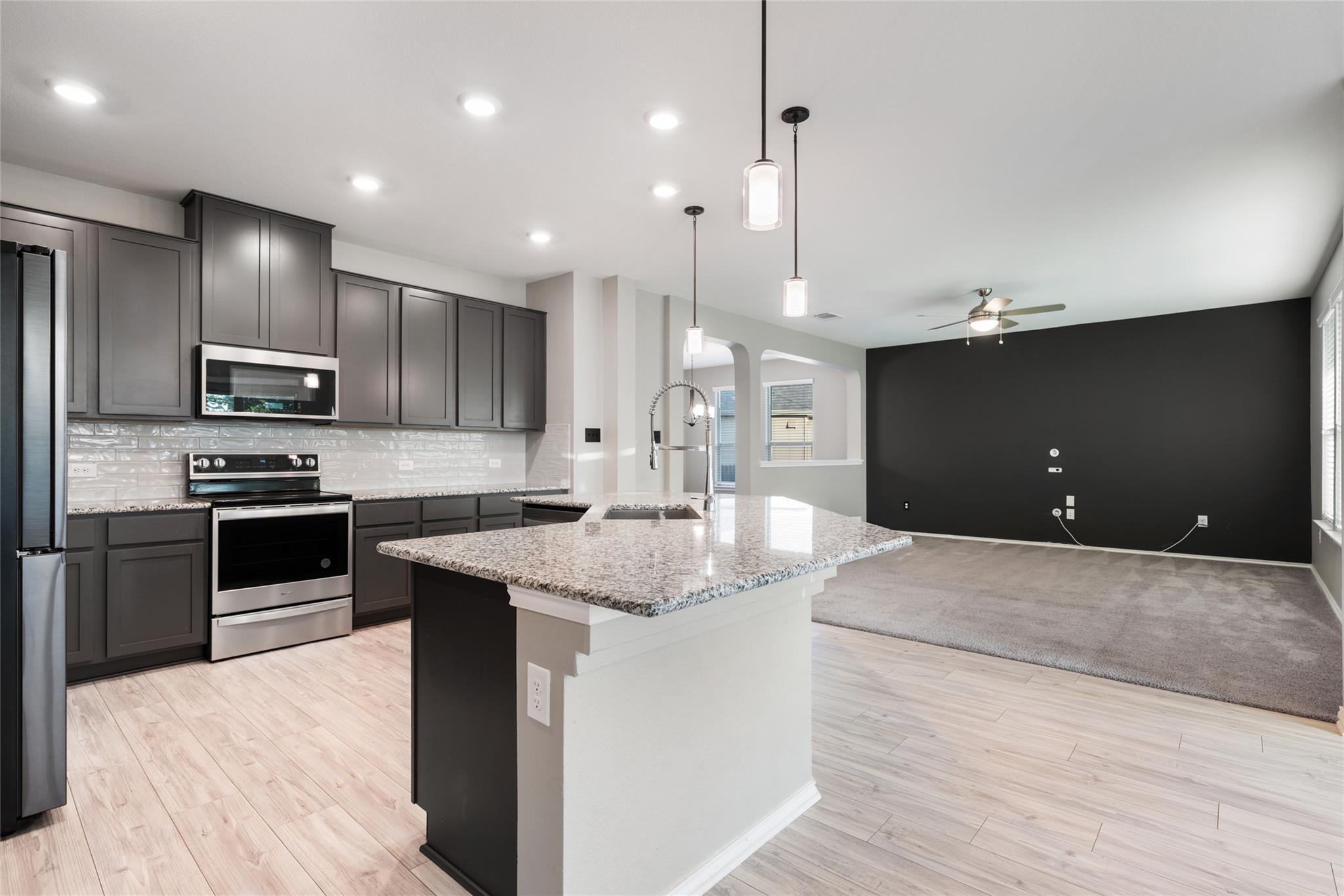 101 Crimson Ln, Kyle, TX 78640