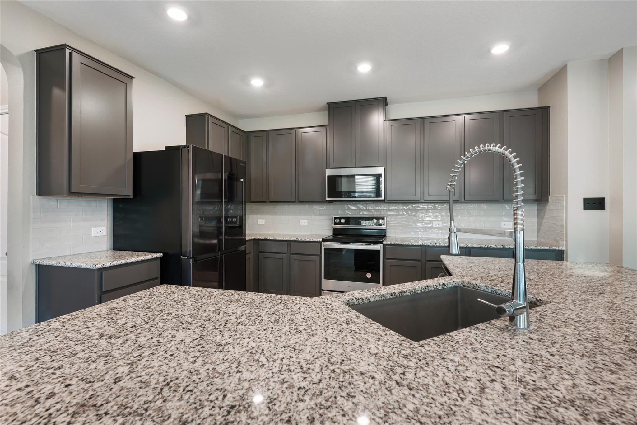 101 Crimson Ln, Kyle, TX 78640
