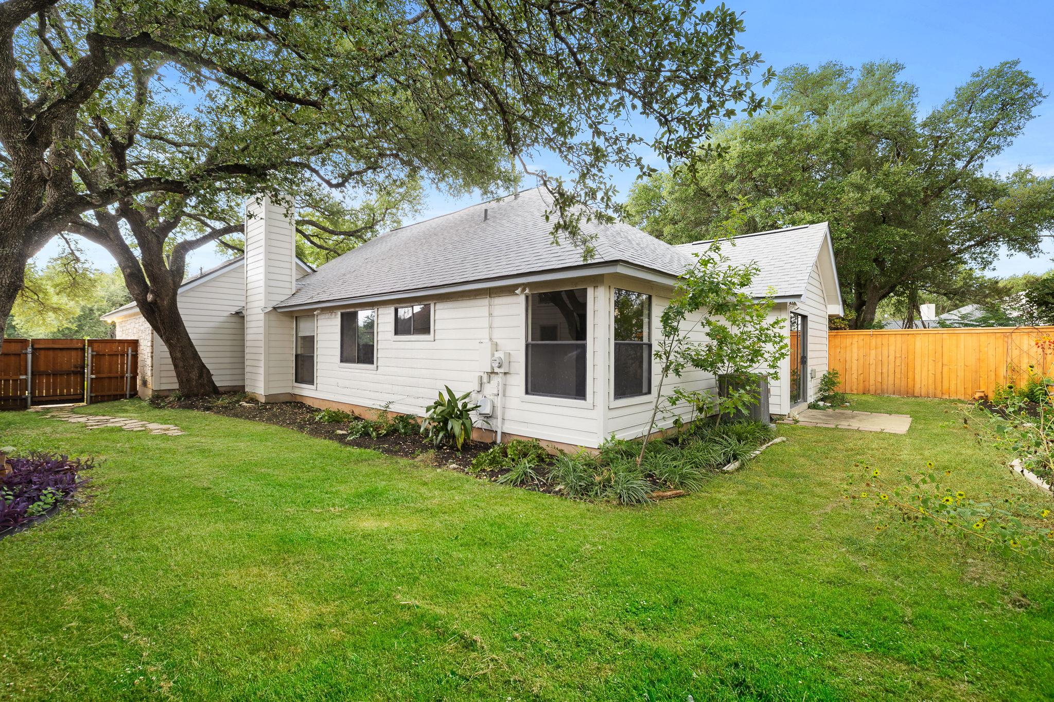 8302 Mendota Cv, Austin, TX 78717