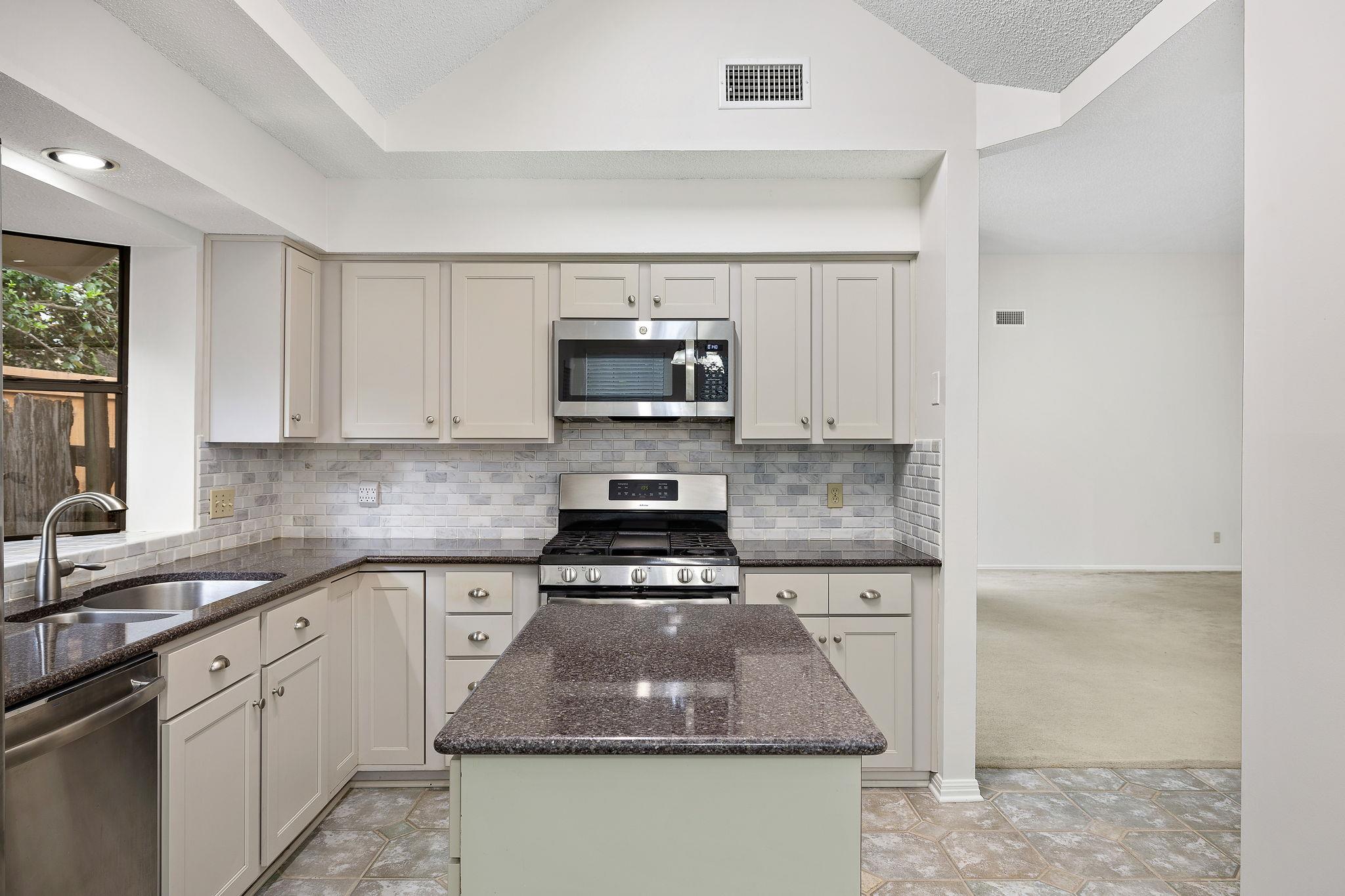 8302 Mendota Cv, Austin, TX 78717