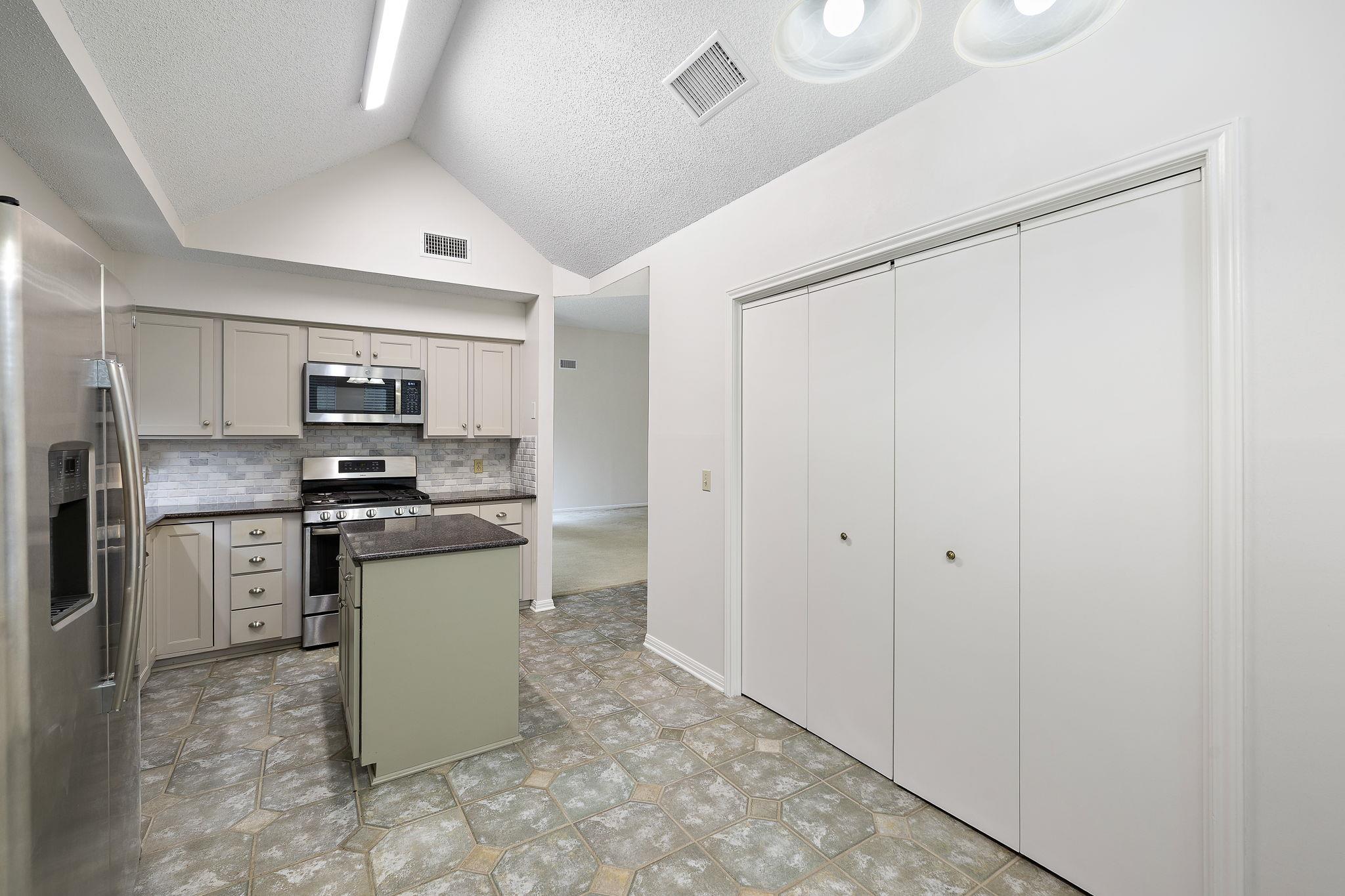 8302 Mendota Cv, Austin, TX 78717