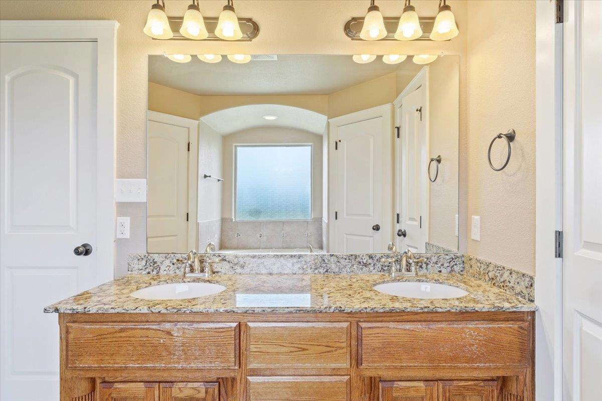 703 Cosper Creek Dr, Killeen, TX 76542