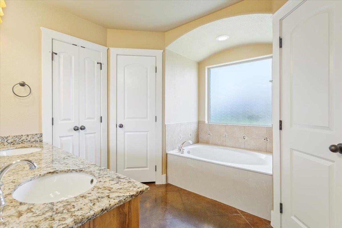 703 Cosper Creek Dr, Killeen, TX 76542