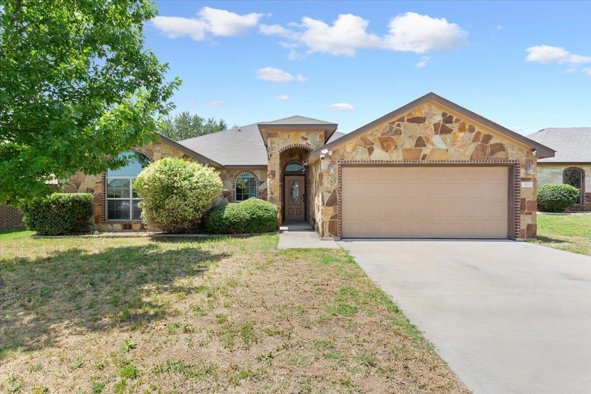 703 Cosper Creek Dr, Killeen, TX 76542