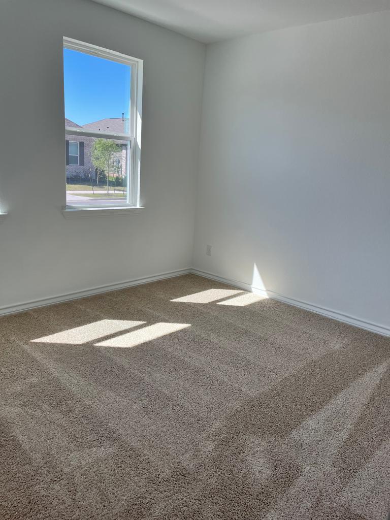 111 Adeline Rd, Hutto, TX 78634