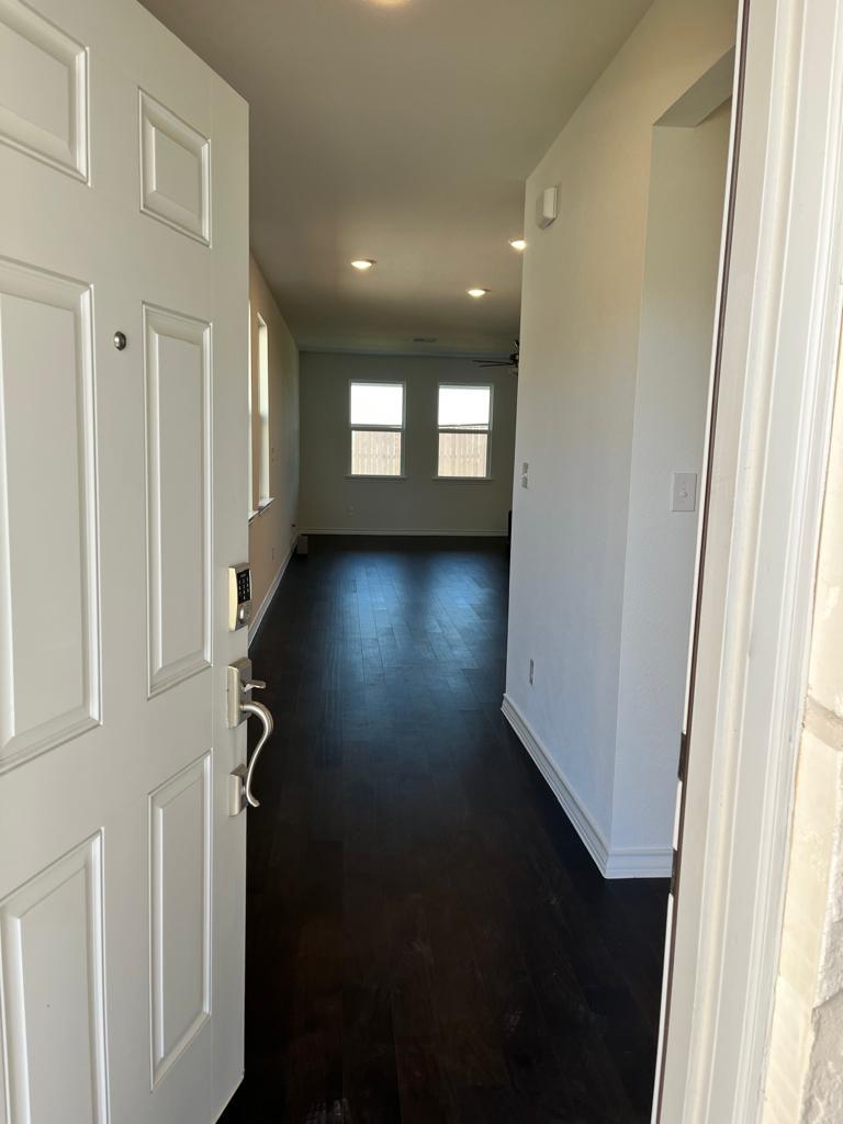 111 Adeline Rd, Hutto, TX 78634