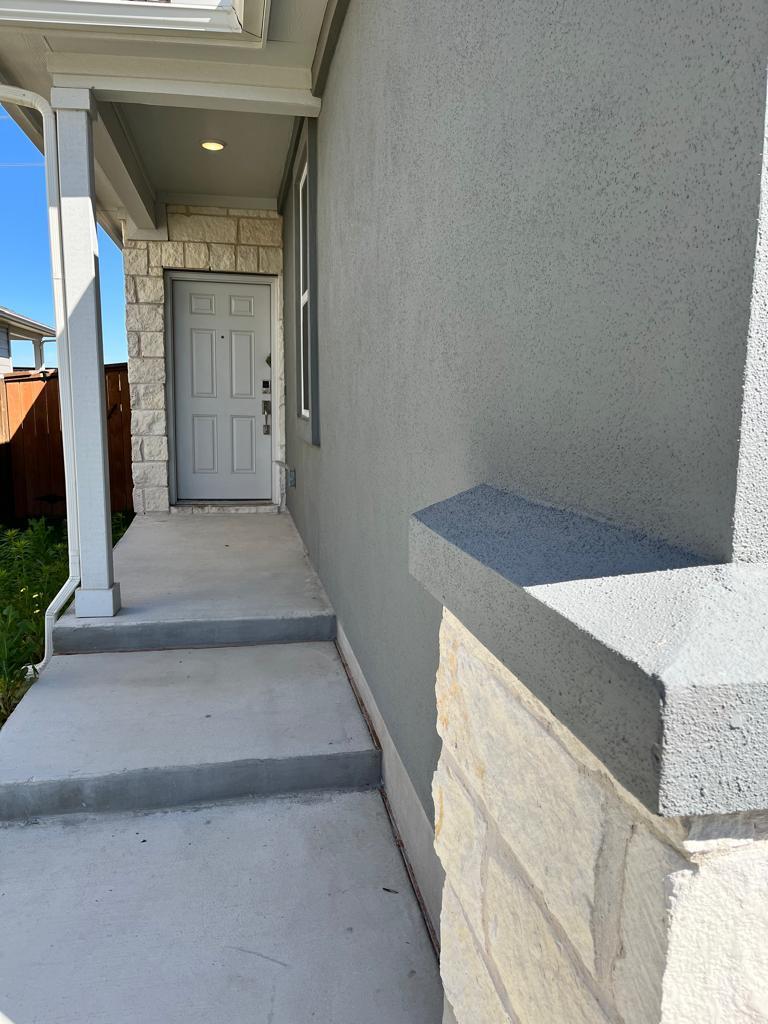 111 Adeline Rd, Hutto, TX 78634