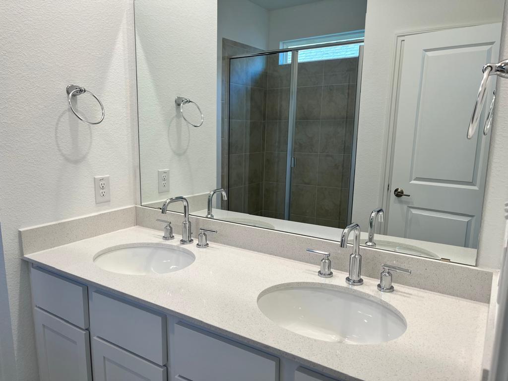 111 Adeline Rd, Hutto, TX 78634