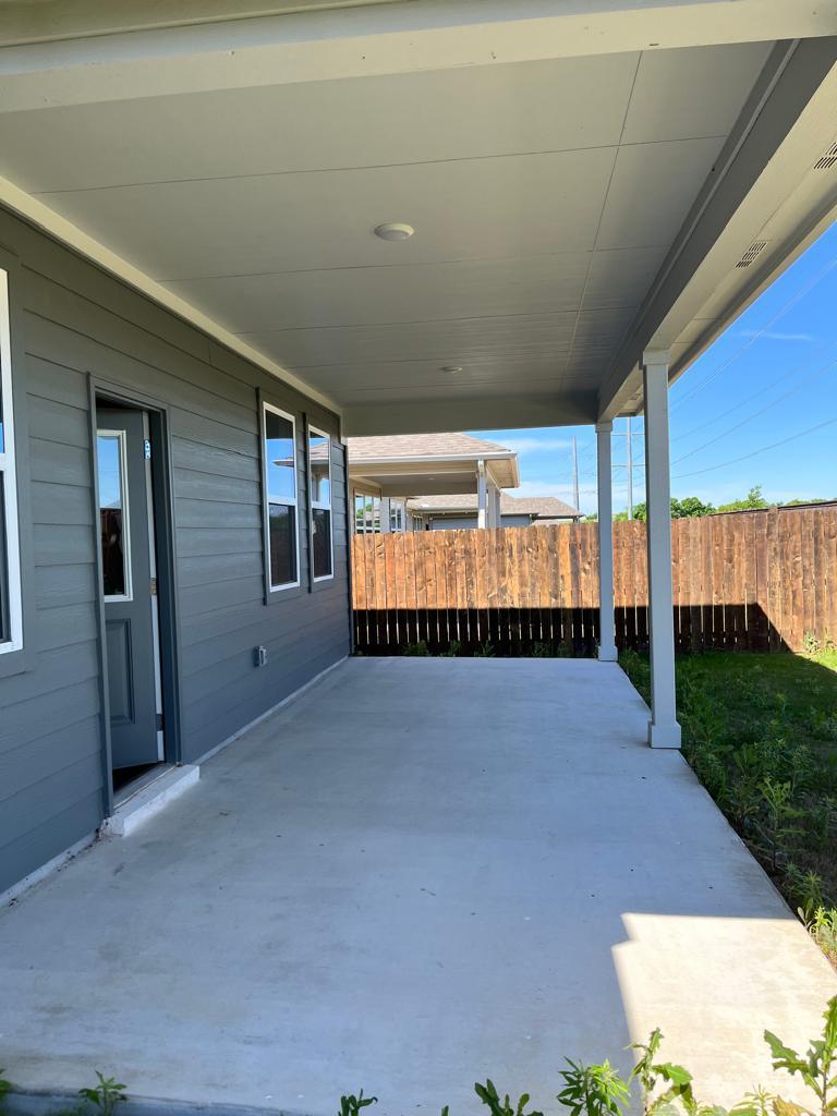 111 Adeline Rd, Hutto, TX 78634