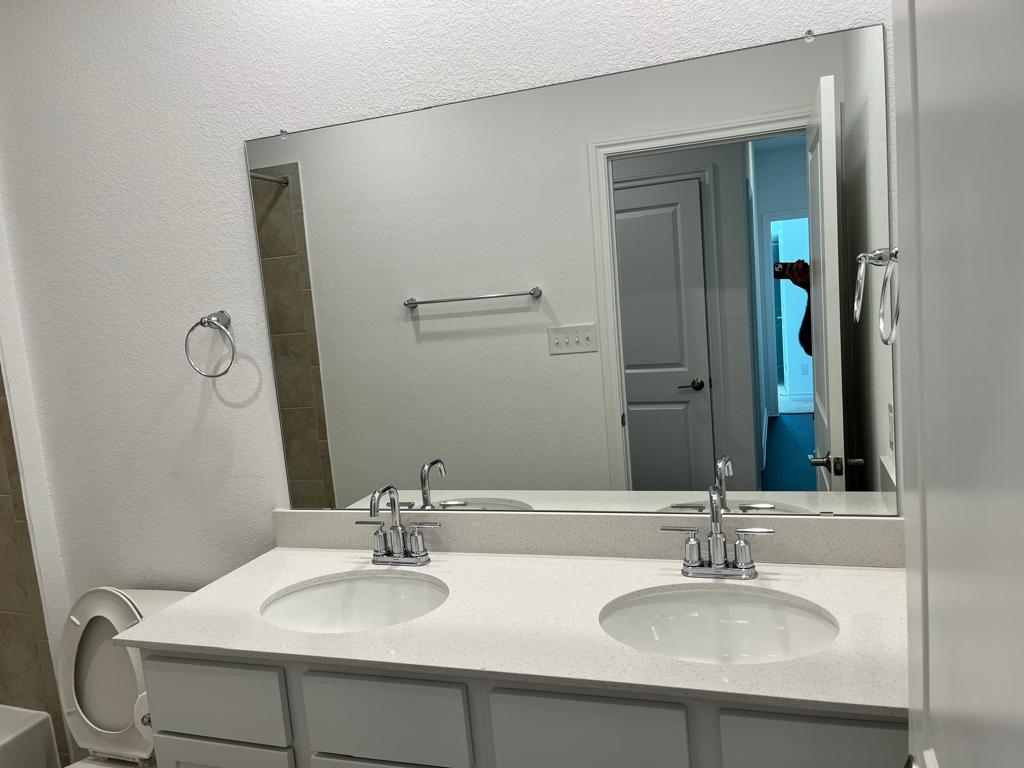 111 Adeline Rd, Hutto, TX 78634