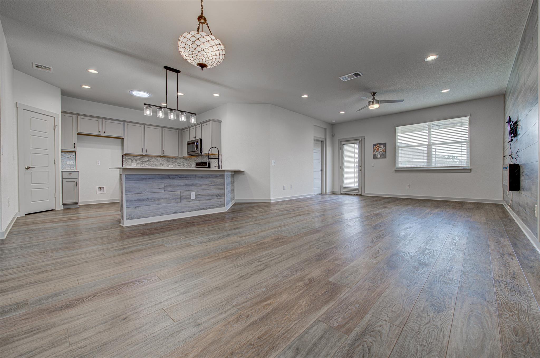 228 Tequilana Pass, Leander, TX 78641