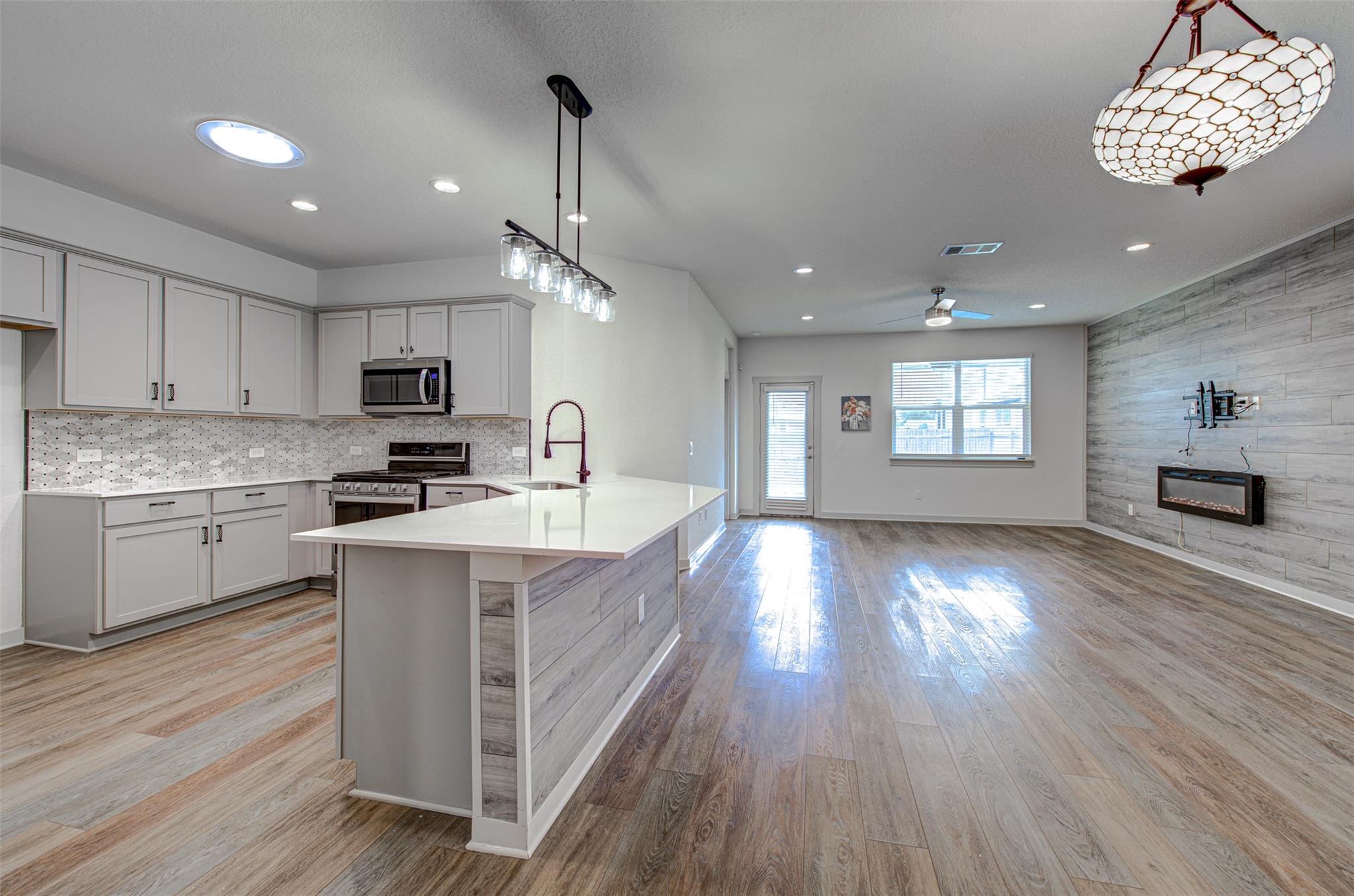 228 Tequilana Pass, Leander, TX 78641
