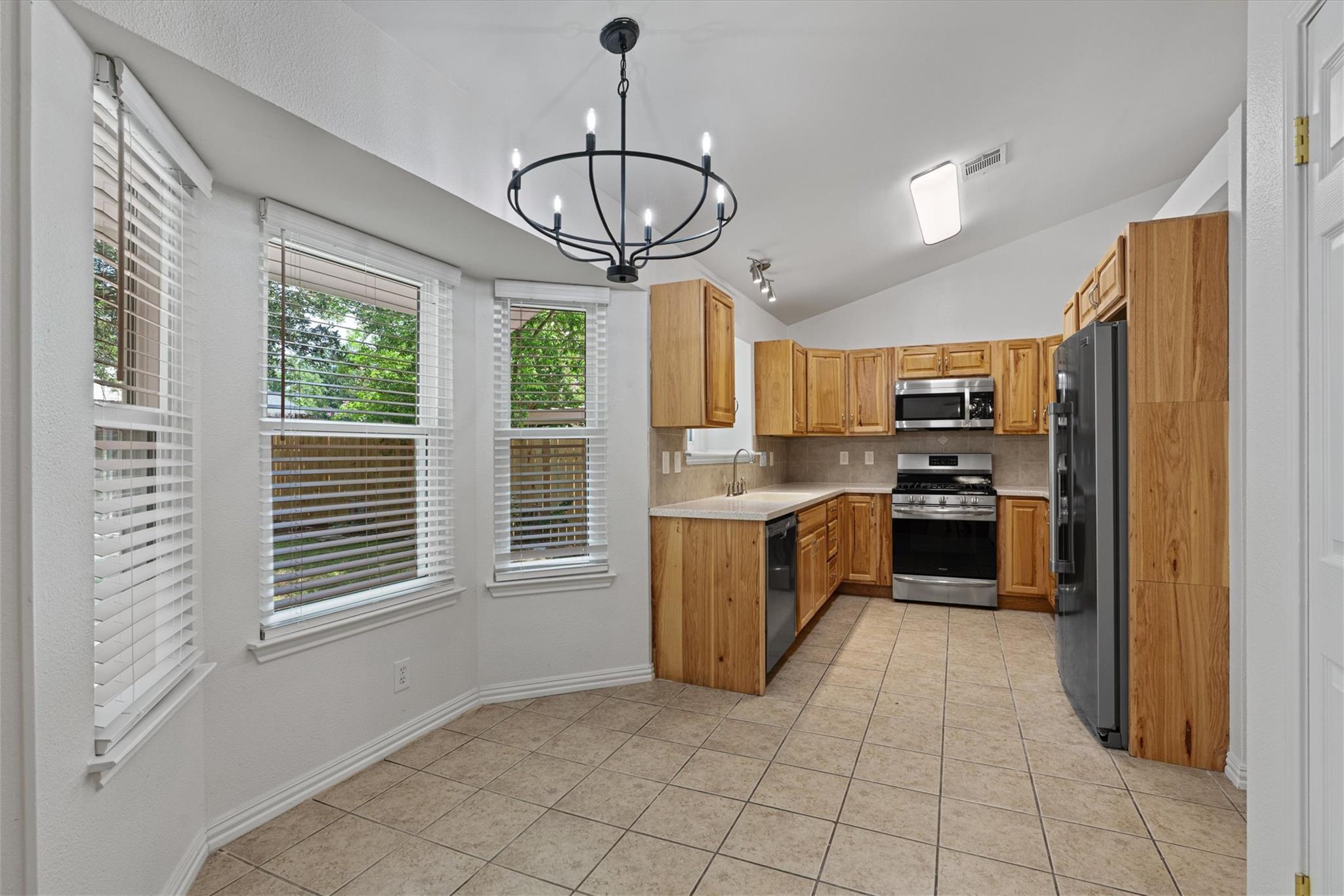 1516 White Oak Loop, Round Rock, TX 78681