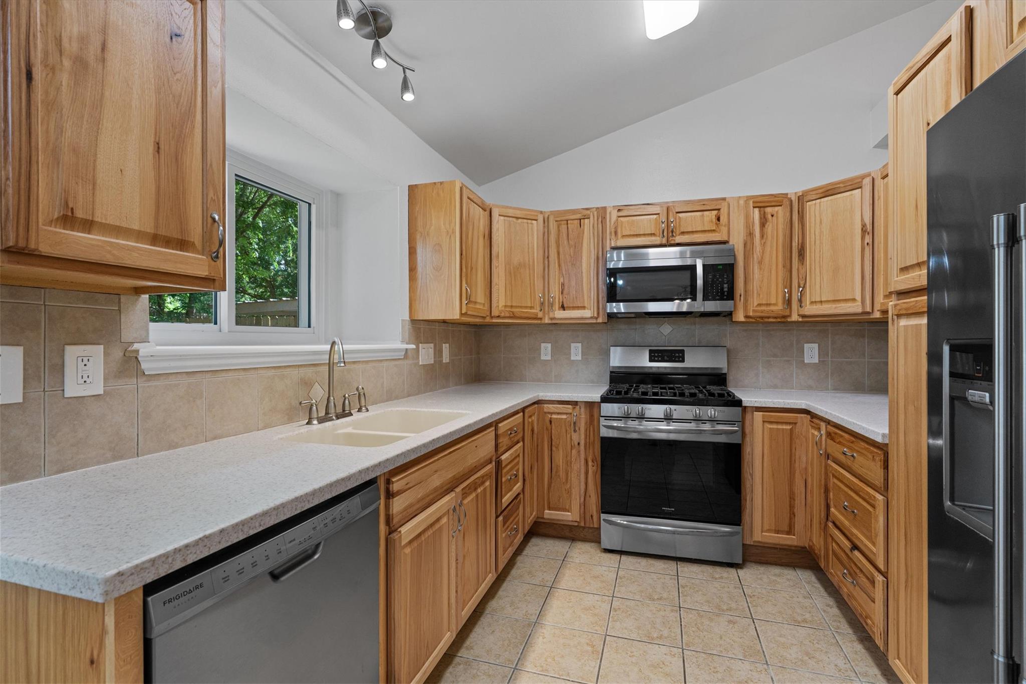 1516 White Oak Loop, Round Rock, TX 78681