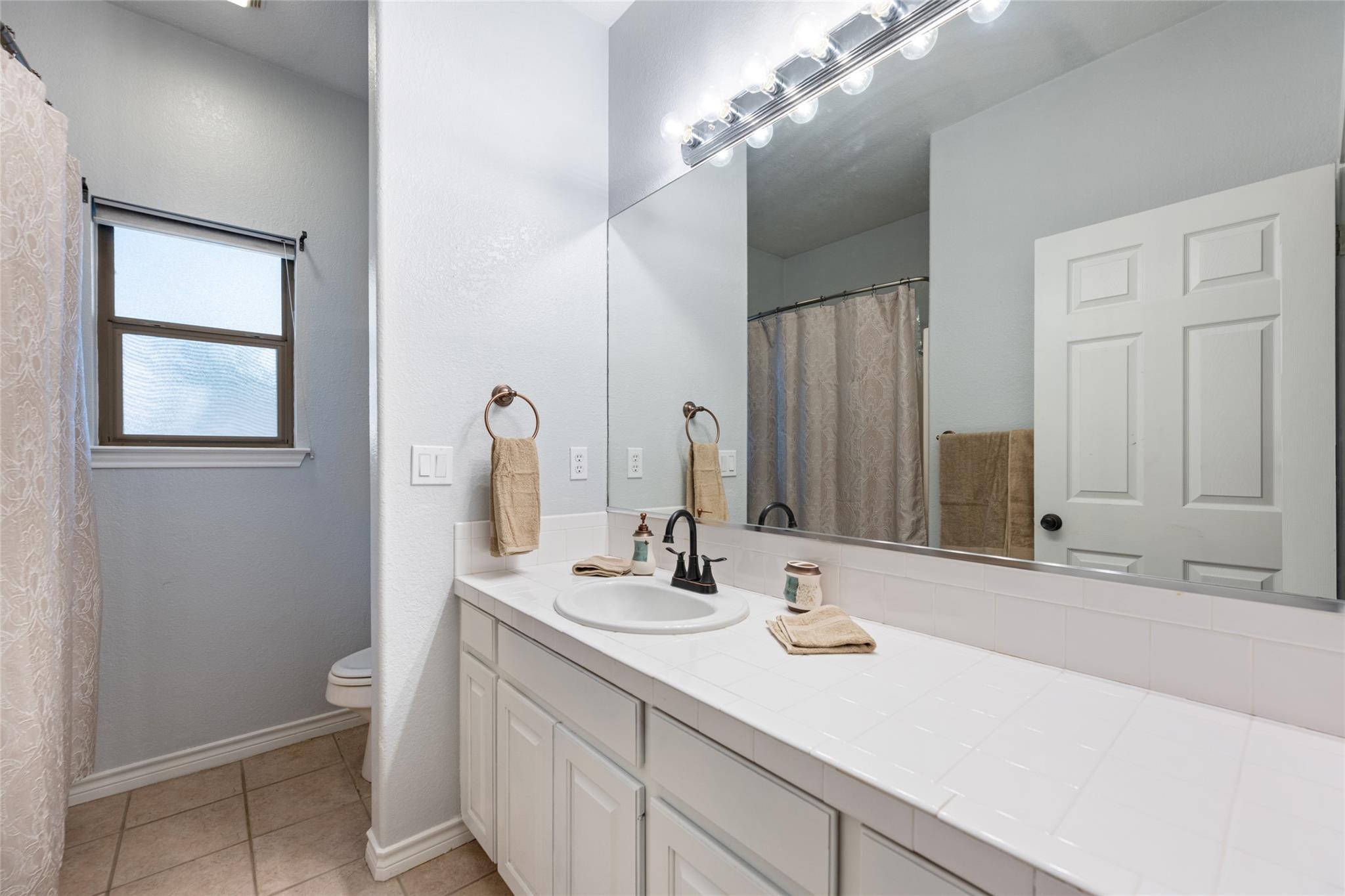 401 N Fox Xing, Burnet, TX 78611