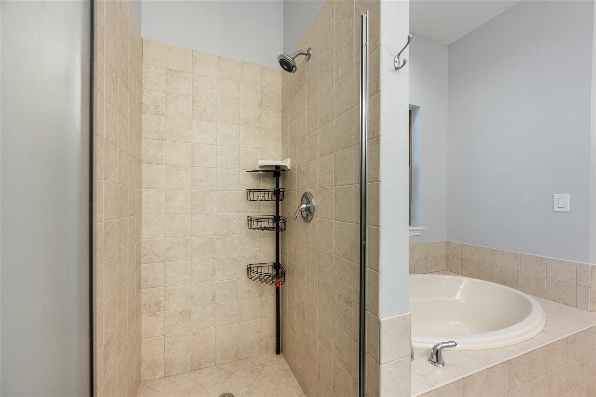 401 N Fox Xing, Burnet, TX 78611