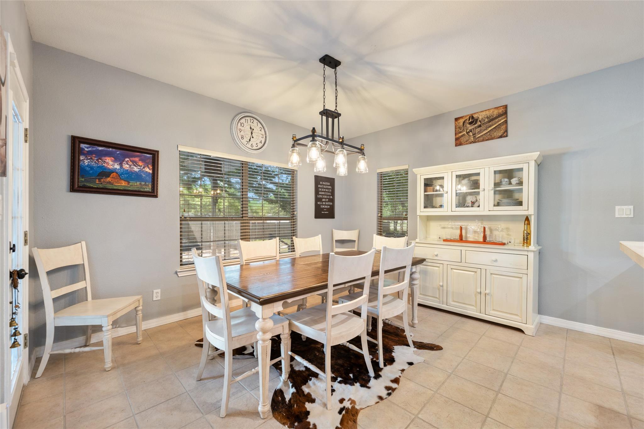 401 N Fox Xing, Burnet, TX 78611