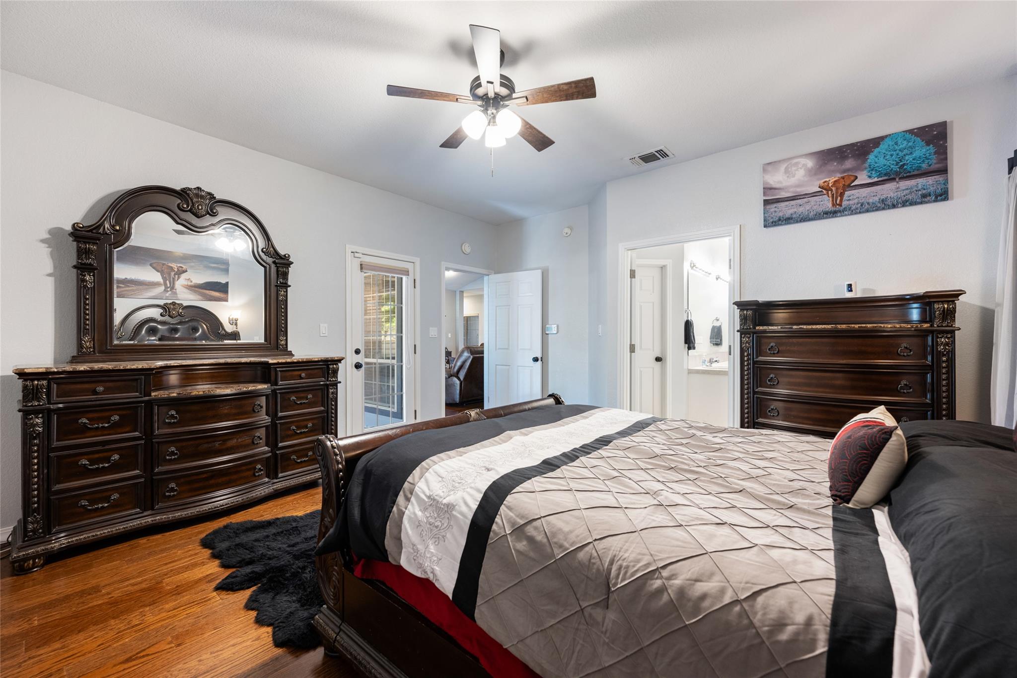 401 N Fox Xing, Burnet, TX 78611