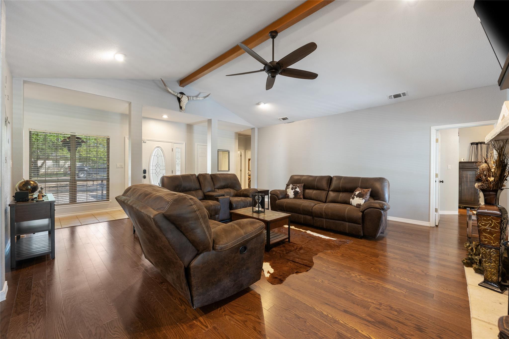 401 N Fox Xing, Burnet, TX 78611