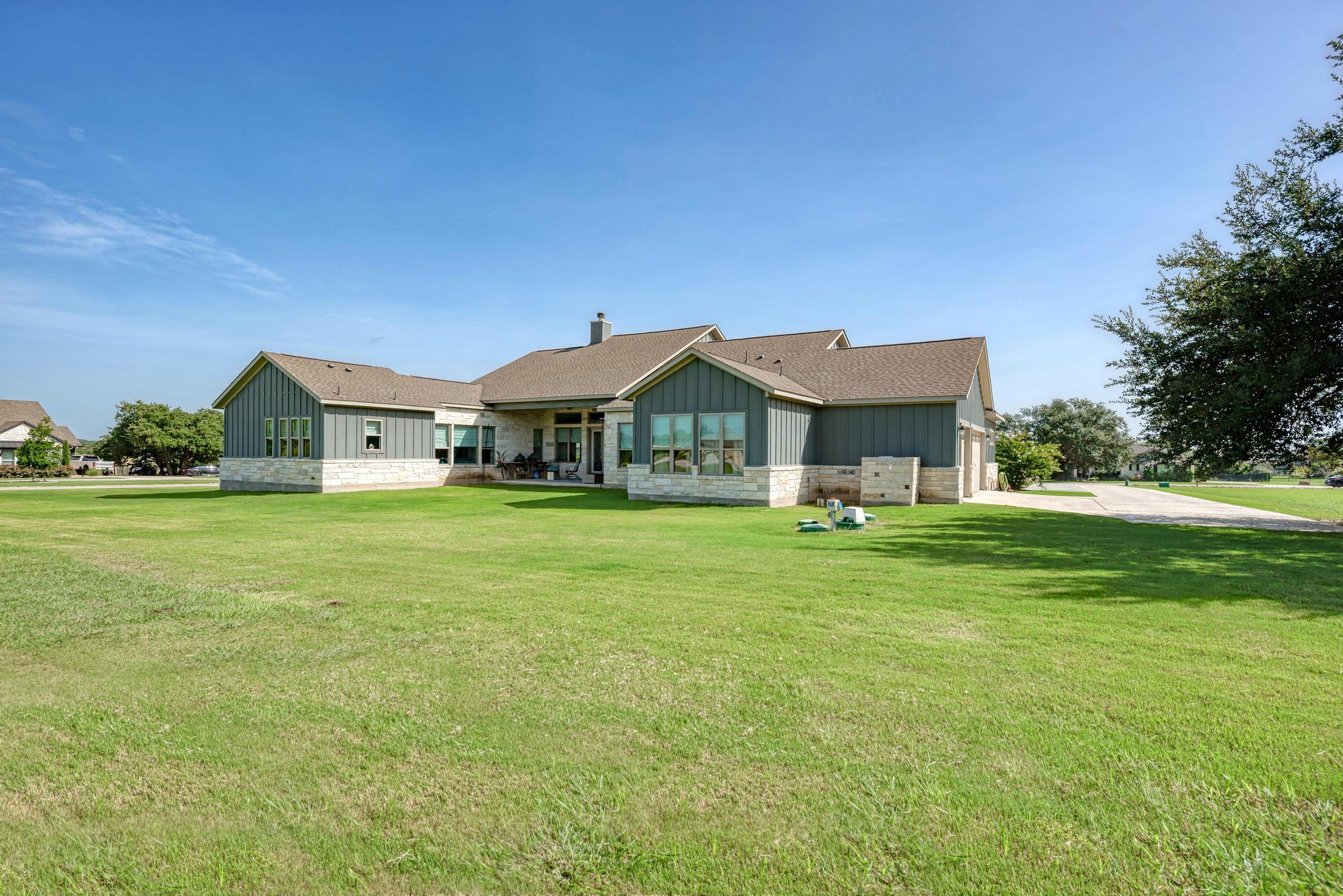 477 Bold Sundown, Liberty Hill, TX 78642