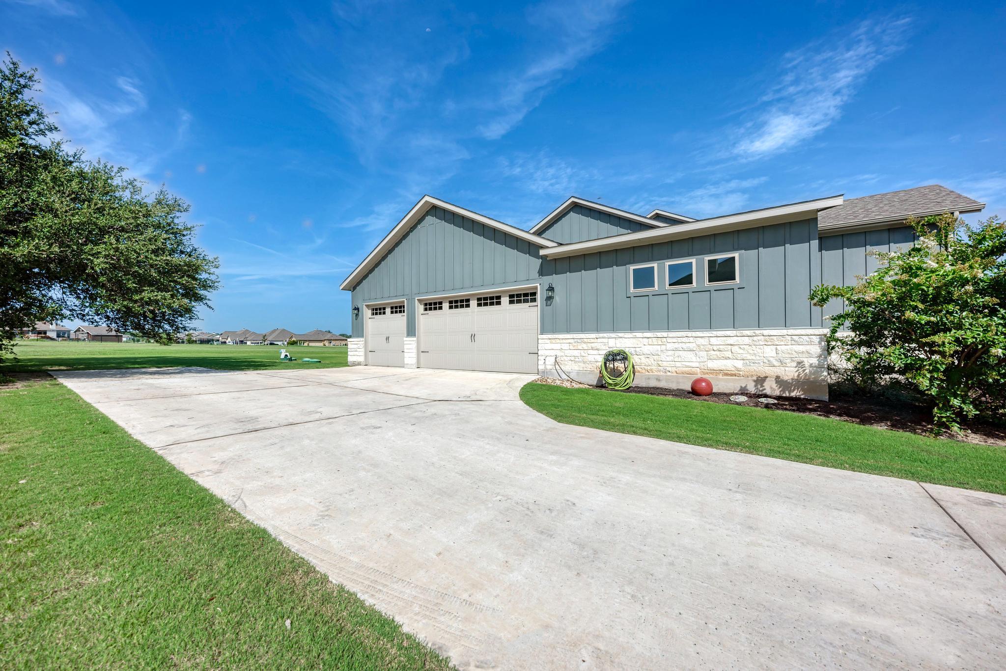 477 Bold Sundown, Liberty Hill, TX 78642