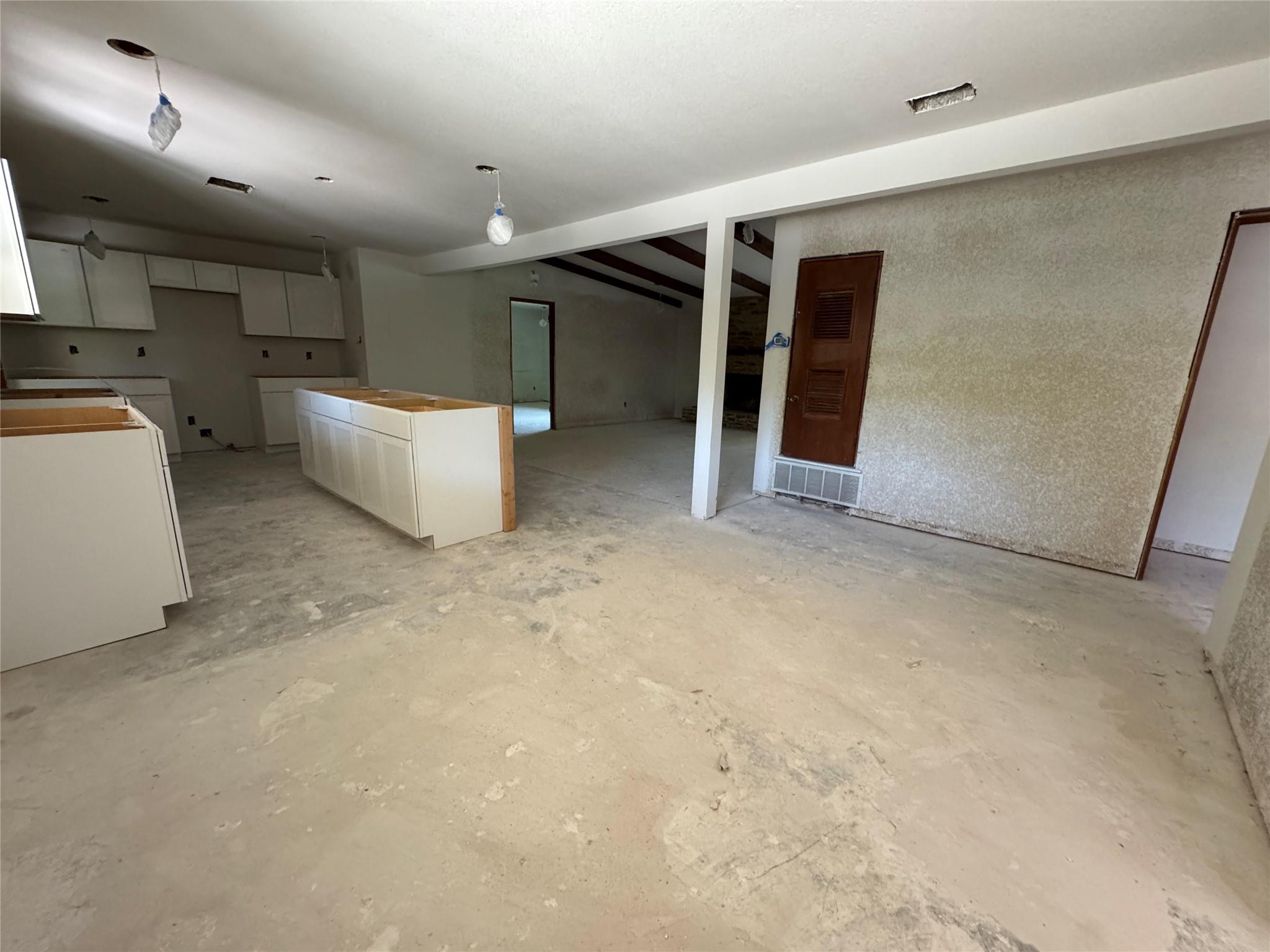 11302 Eubank Dr, Austin, TX 78758
