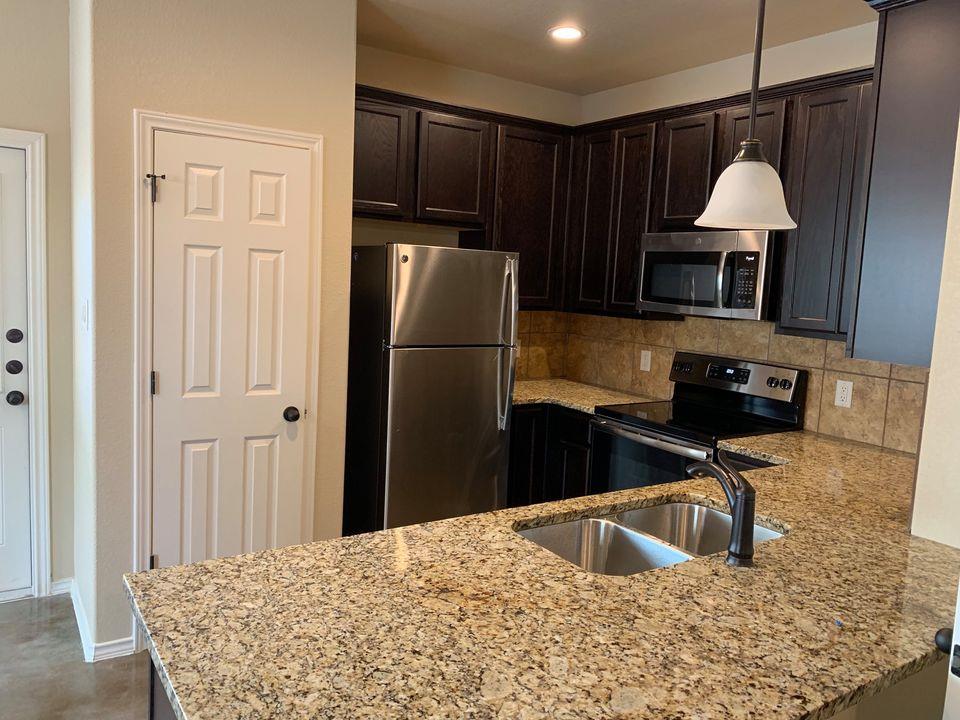 216 Samuel Dr # B, Buda, TX 78610
