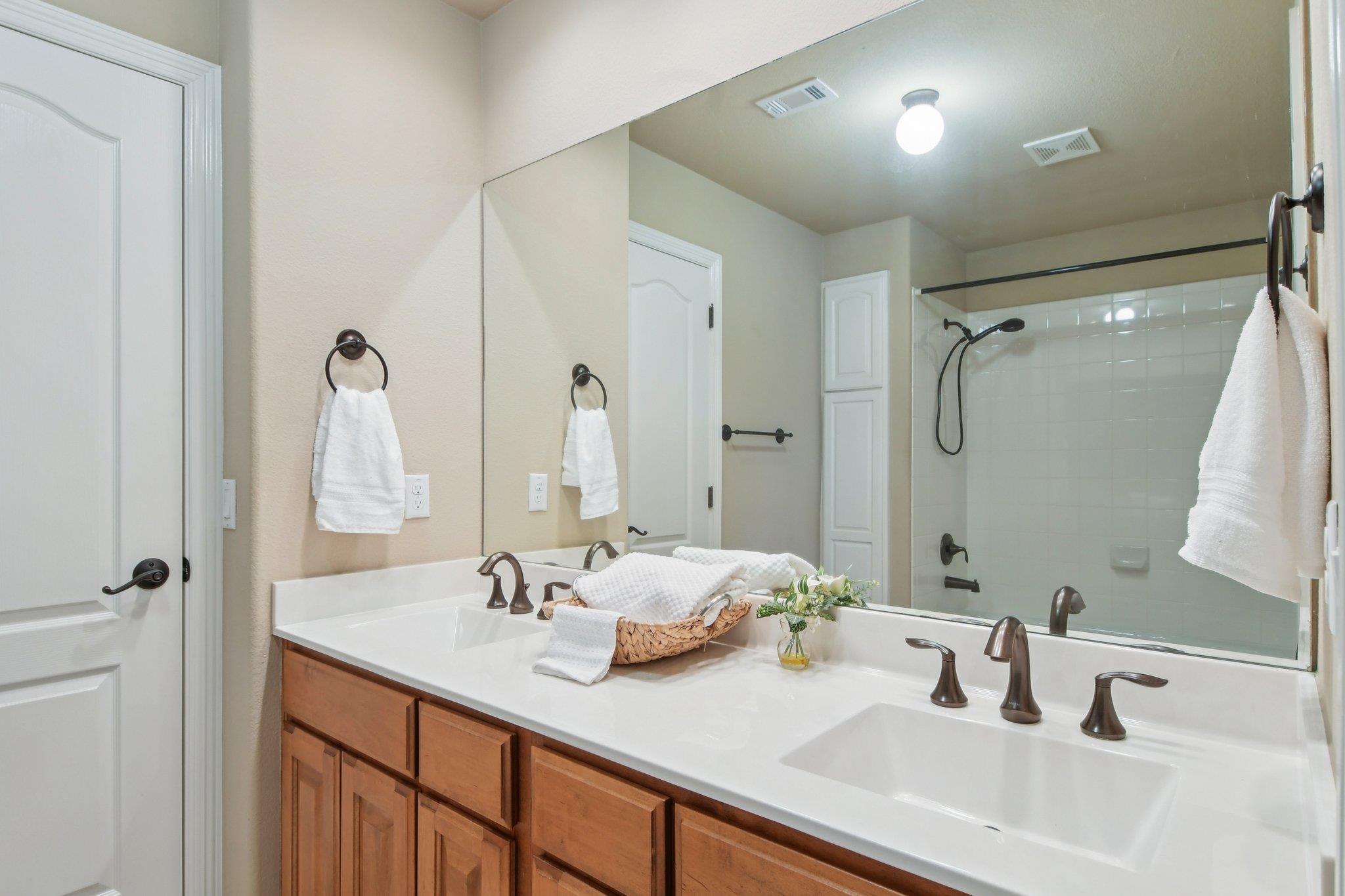 13900 Ashton Woods Cir # 23, Austin, TX 78727