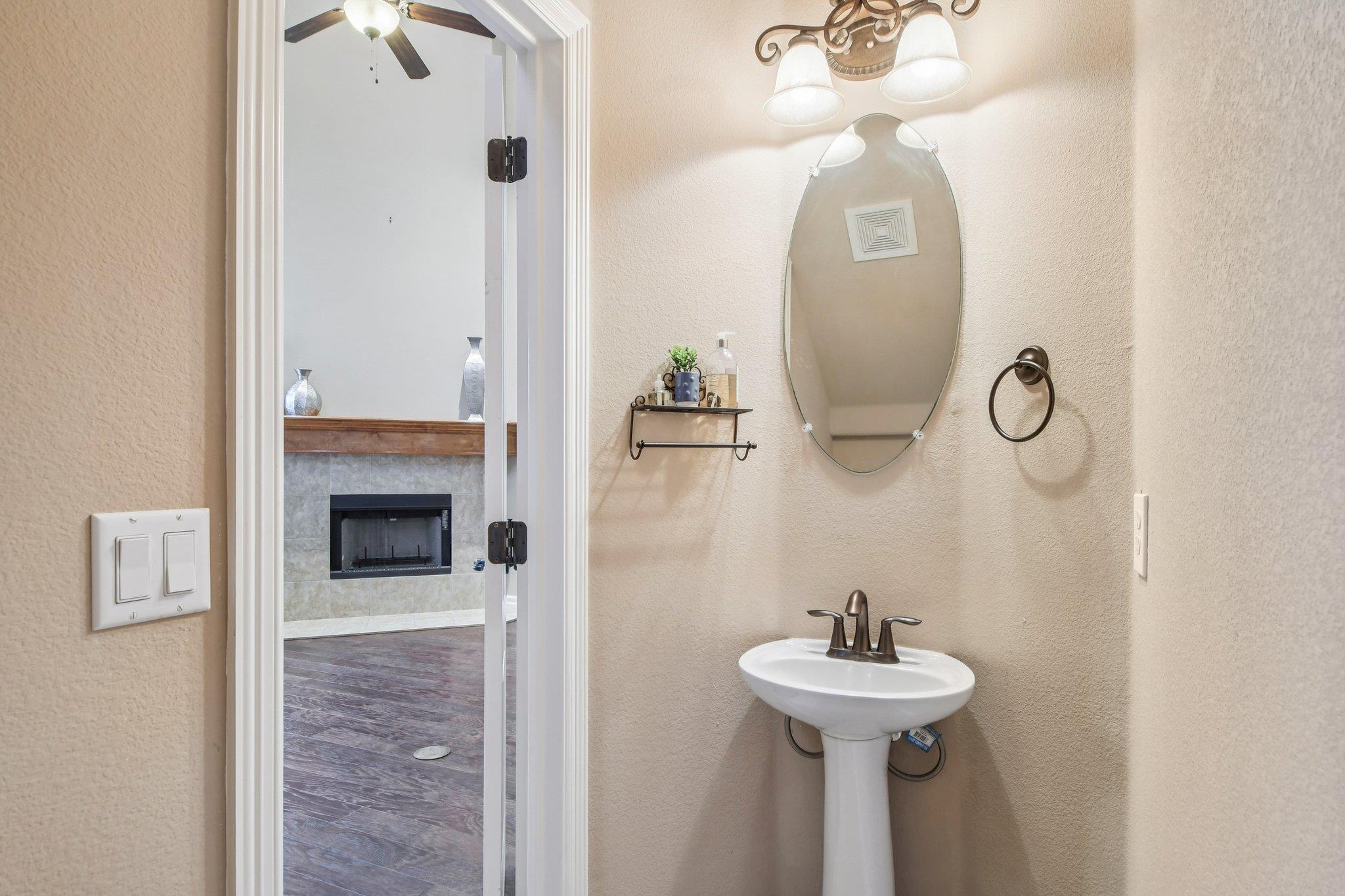13900 Ashton Woods Cir # 23, Austin, TX 78727