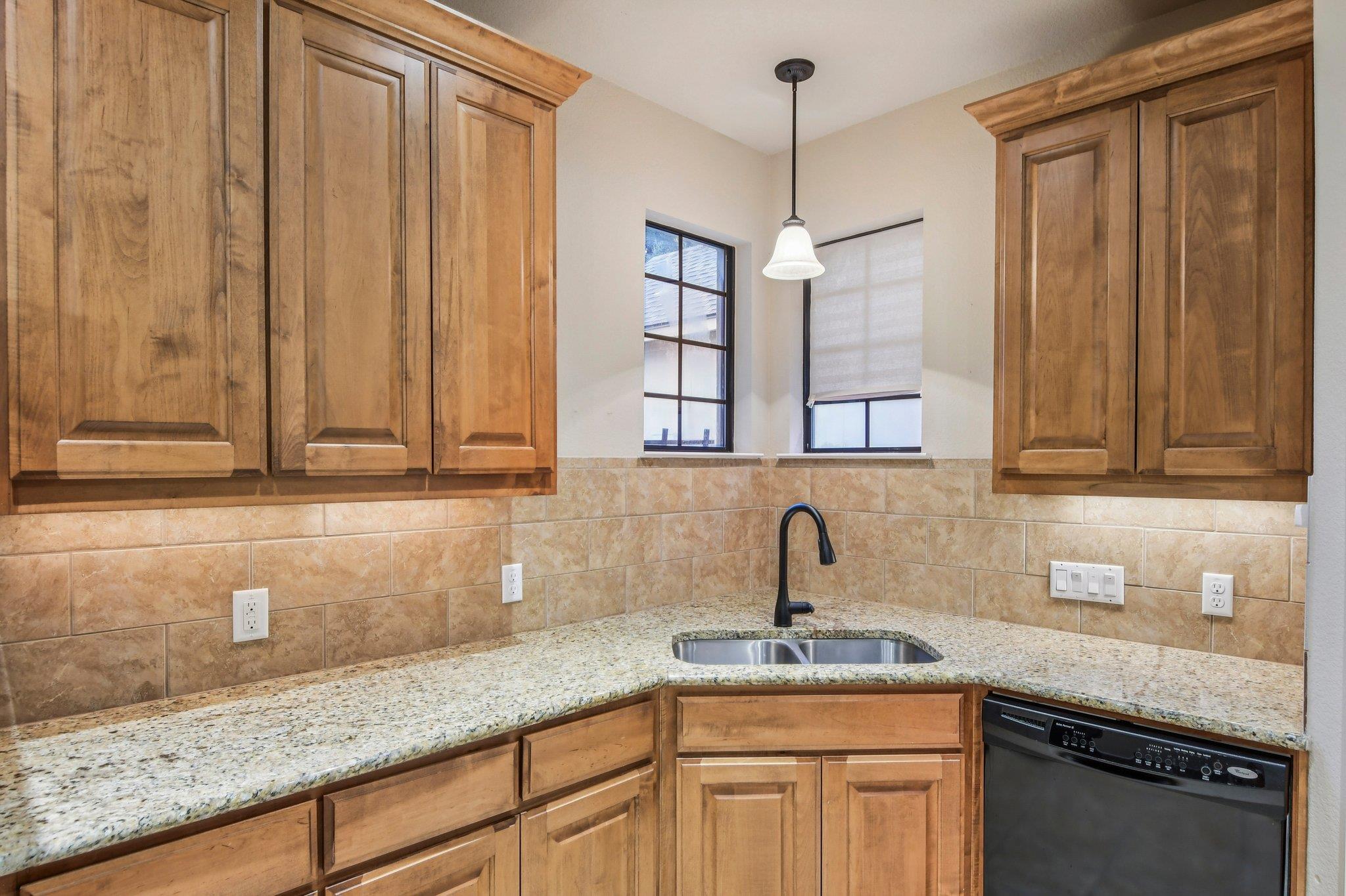 13900 Ashton Woods Cir # 23, Austin, TX 78727