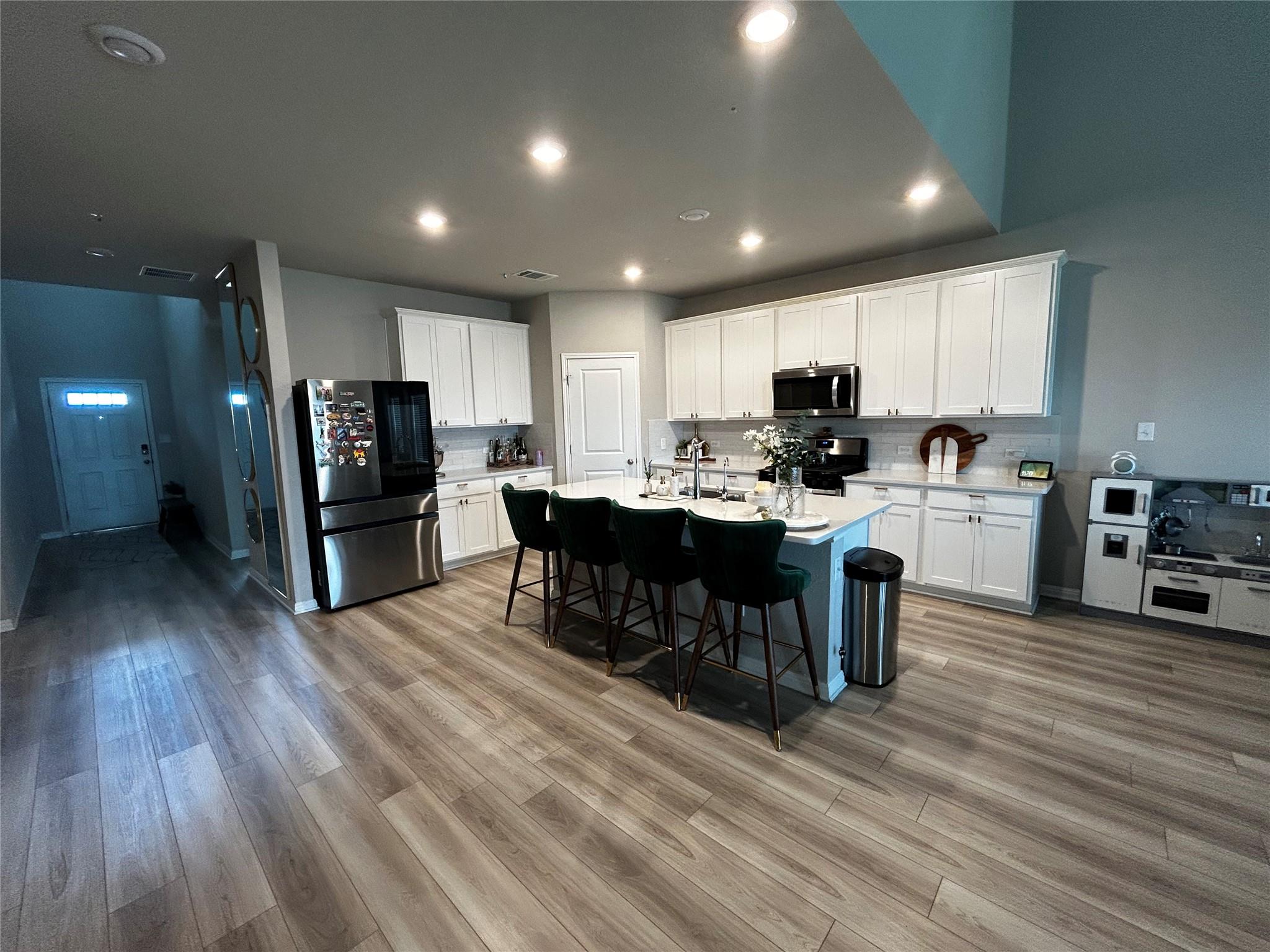 300 Wind Trl, Hutto, TX 78634