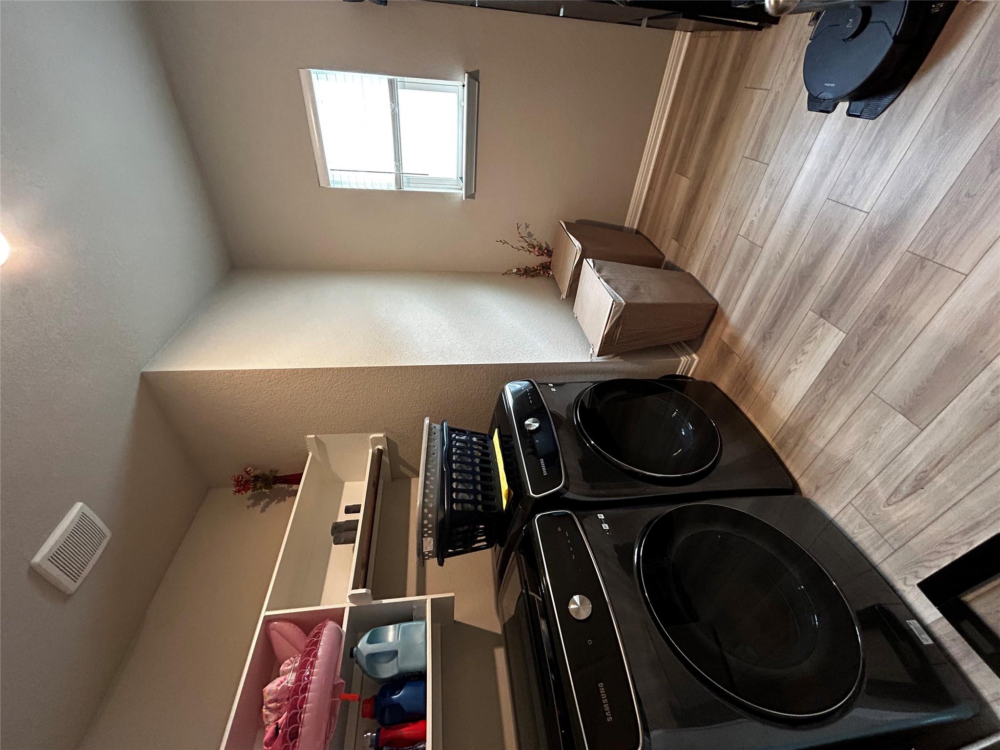 300 Wind Trl, Hutto, TX 78634