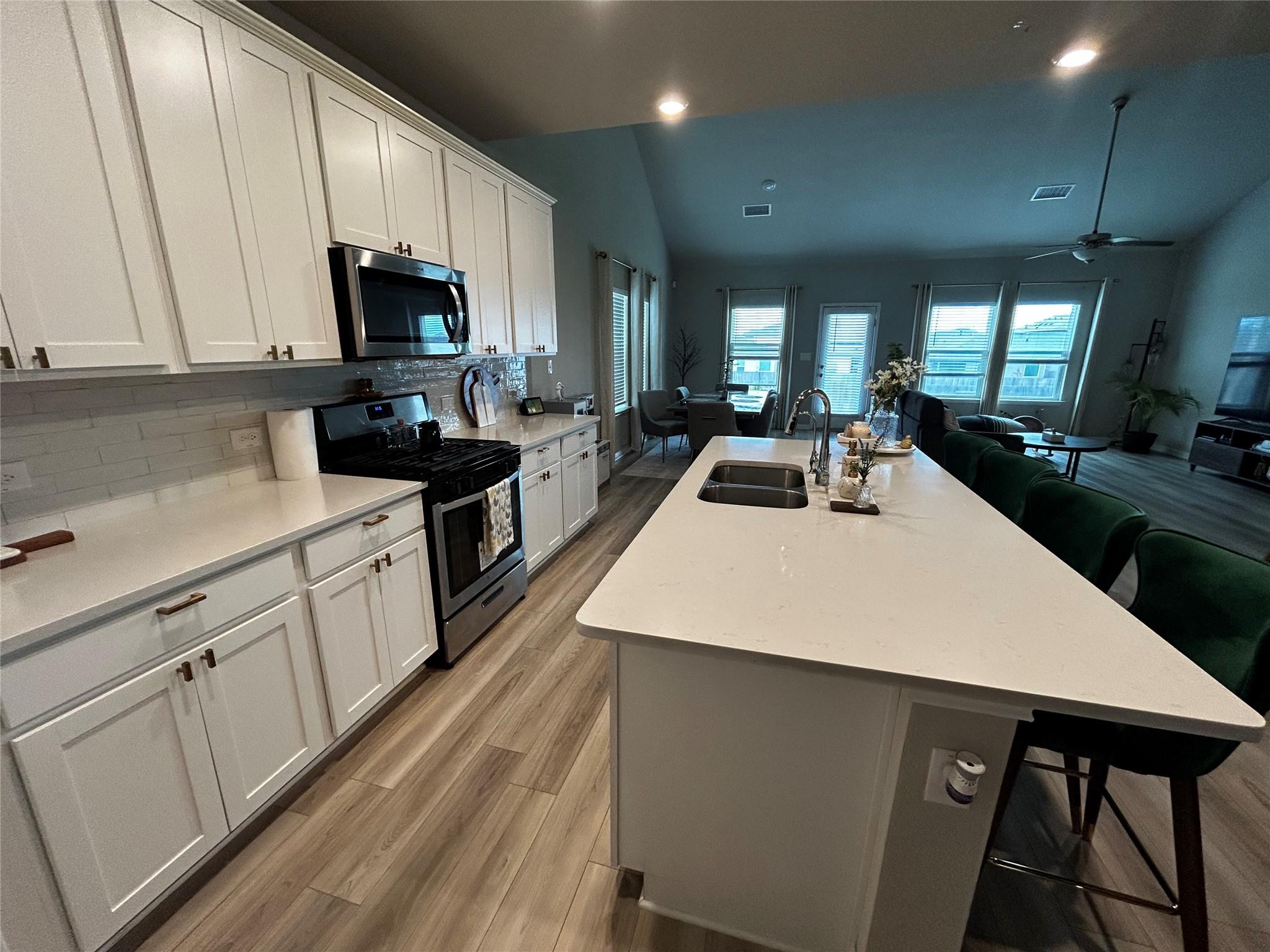 300 Wind Trl, Hutto, TX 78634