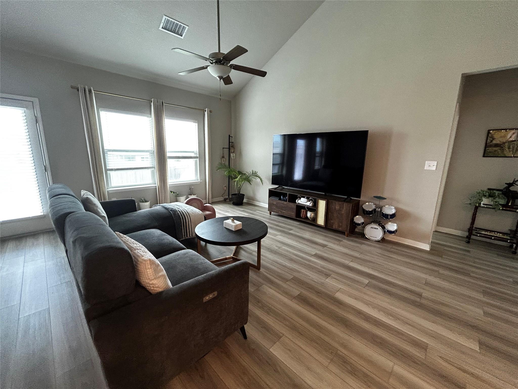 300 Wind Trl, Hutto, TX 78634