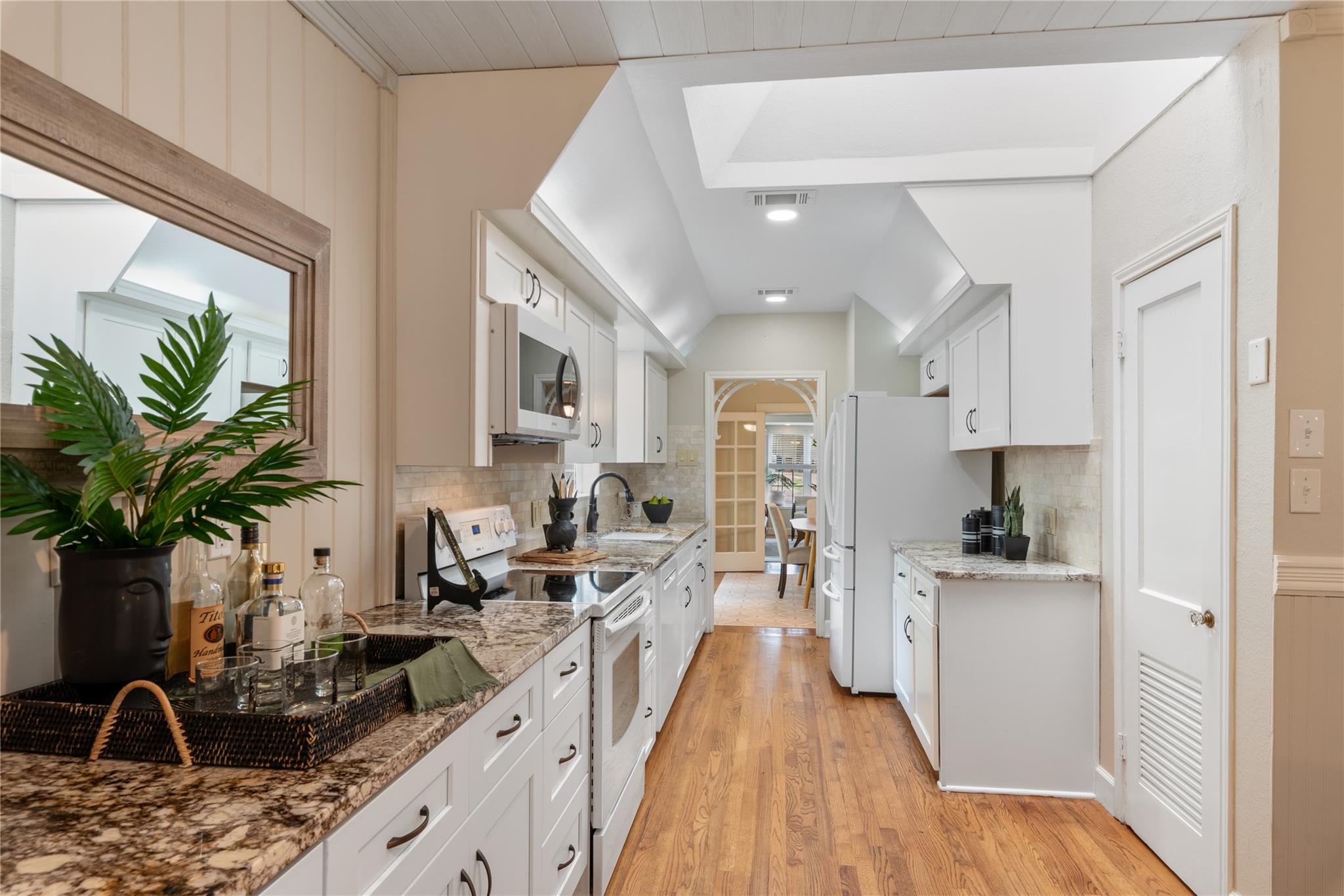 2206 Newfield Ln, Austin, TX 78703